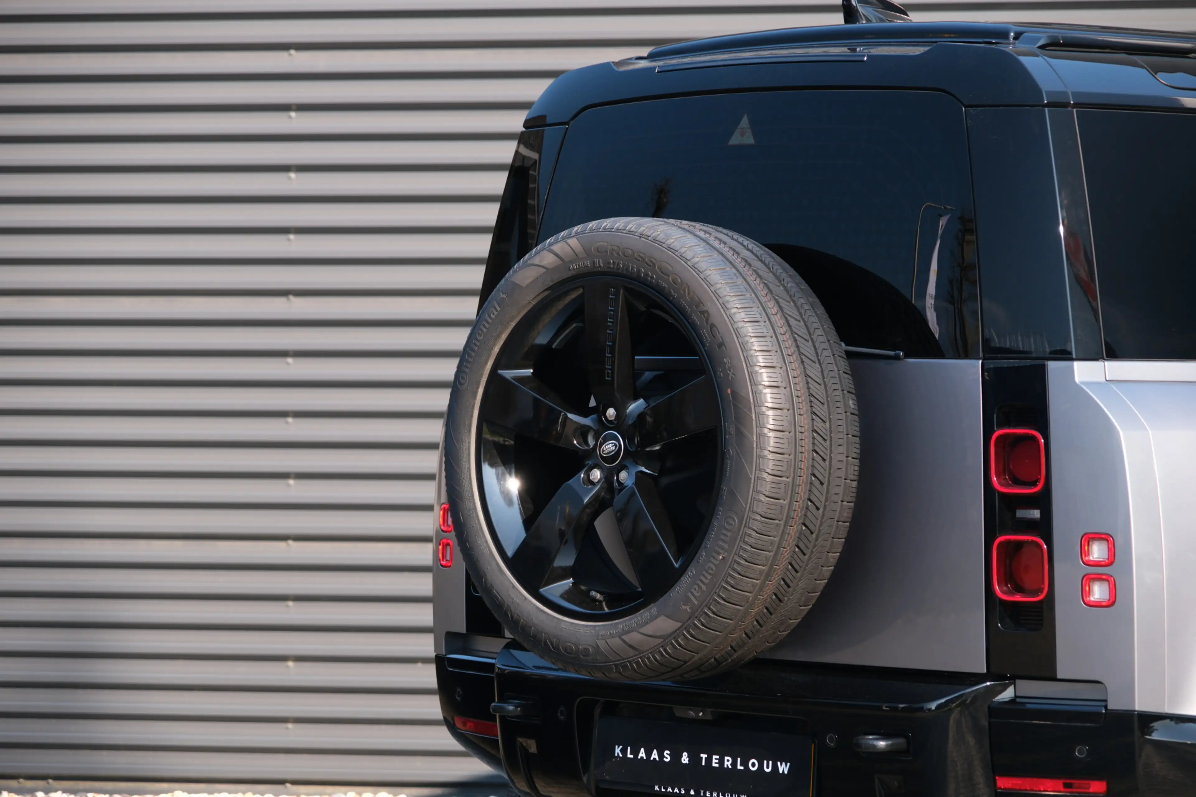 Land Rover Defender Hard Top 3.0 D300 110 Commercial X-Dynamic HSE | B — photo 14