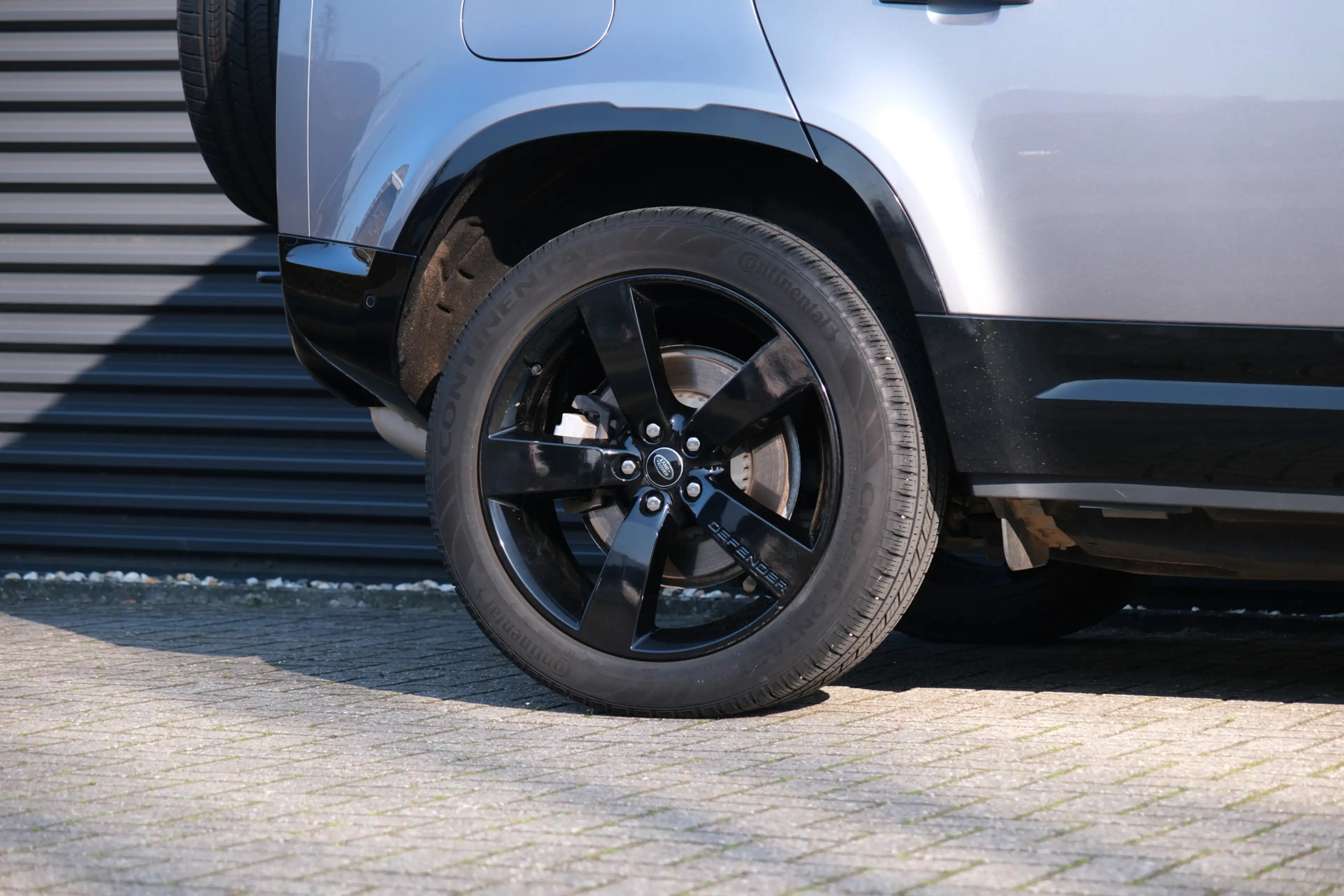 Land Rover Defender Hard Top 3.0 D300 110 Commercial X-Dynamic HSE | B — photo 17