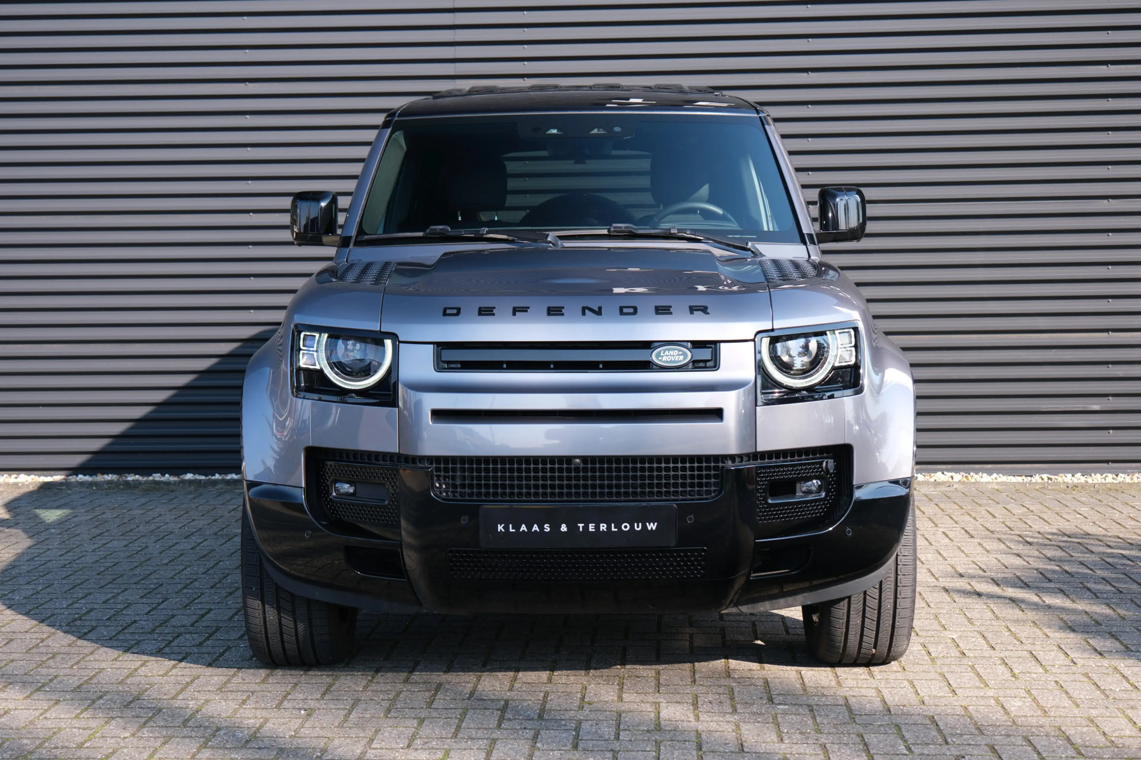 Land Rover Defender Hard Top 3.0 D300 110 Commercial X-Dynamic HSE | B — photo 6