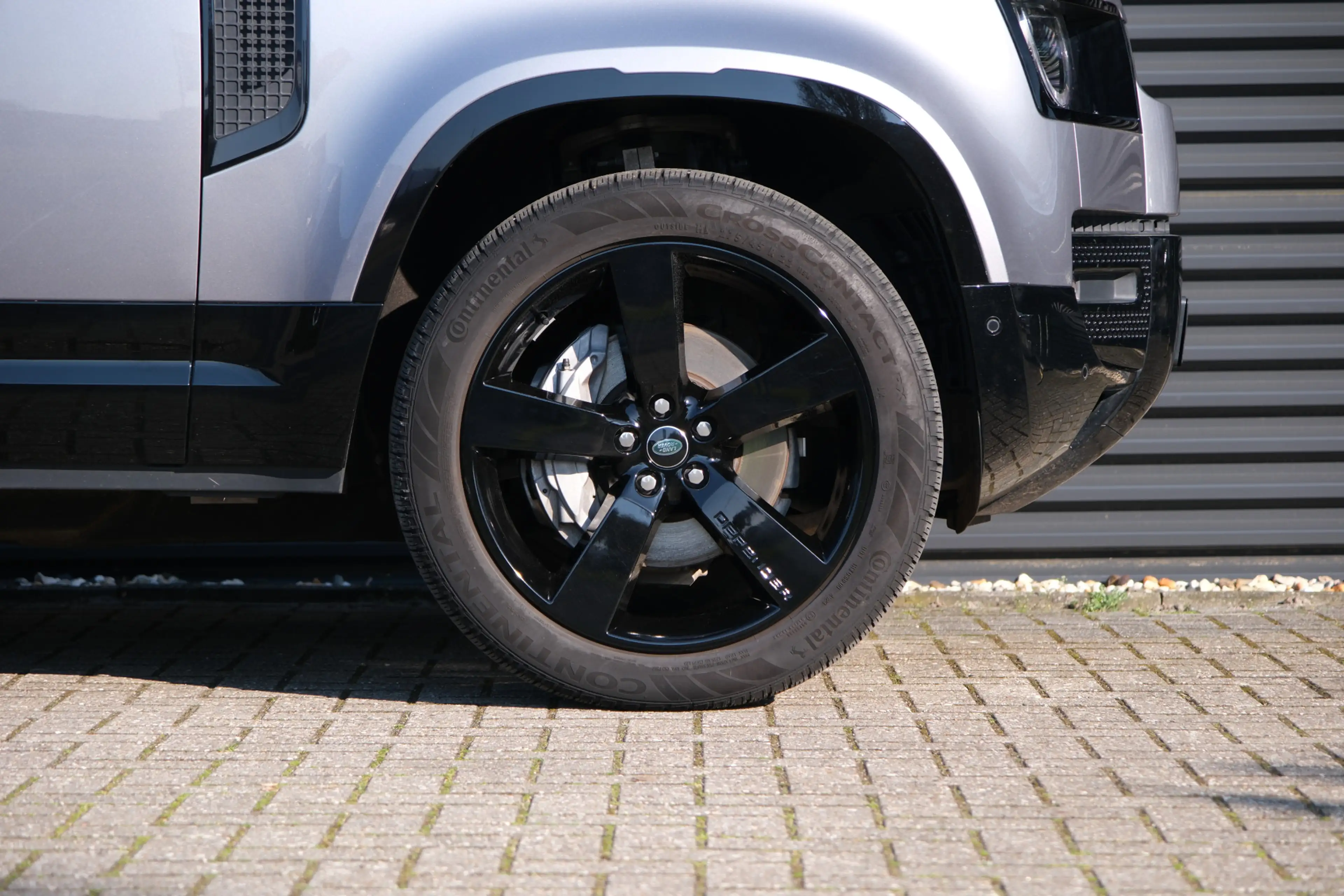 Land Rover Defender Hard Top 3.0 D300 110 Commercial X-Dynamic HSE | B — photo 16