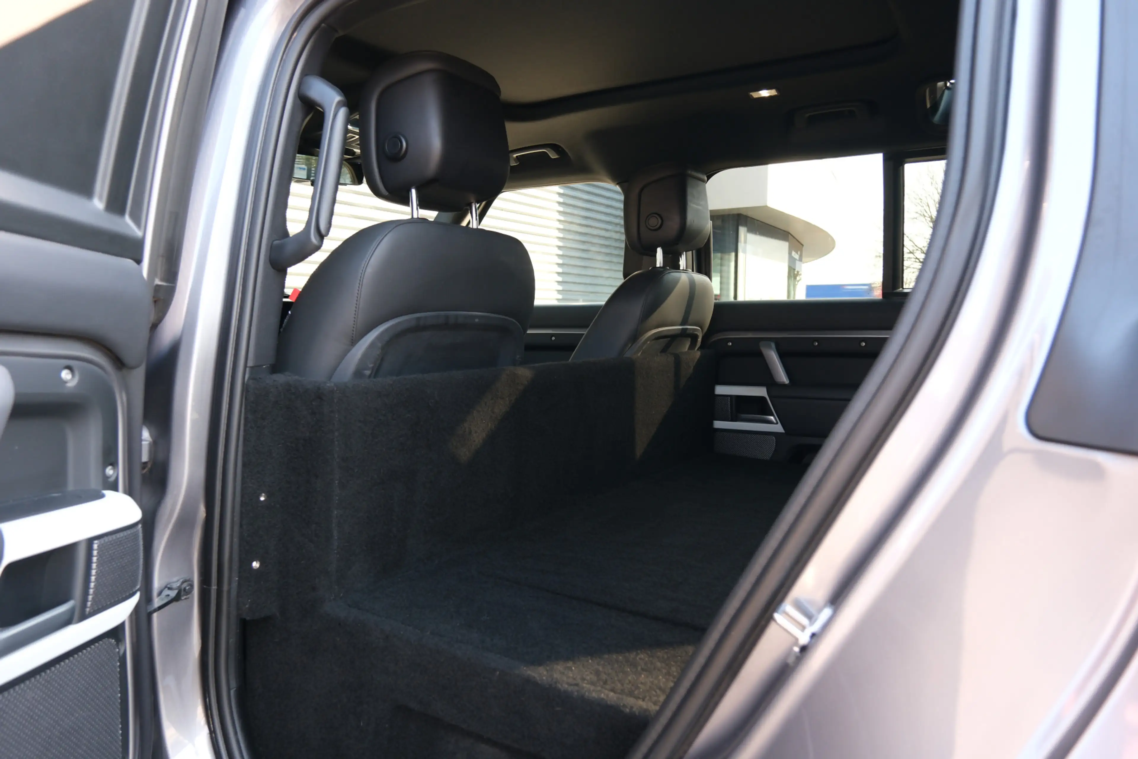 Land Rover Defender Hard Top 3.0 D300 110 Commercial X-Dynamic HSE | B — photo 21