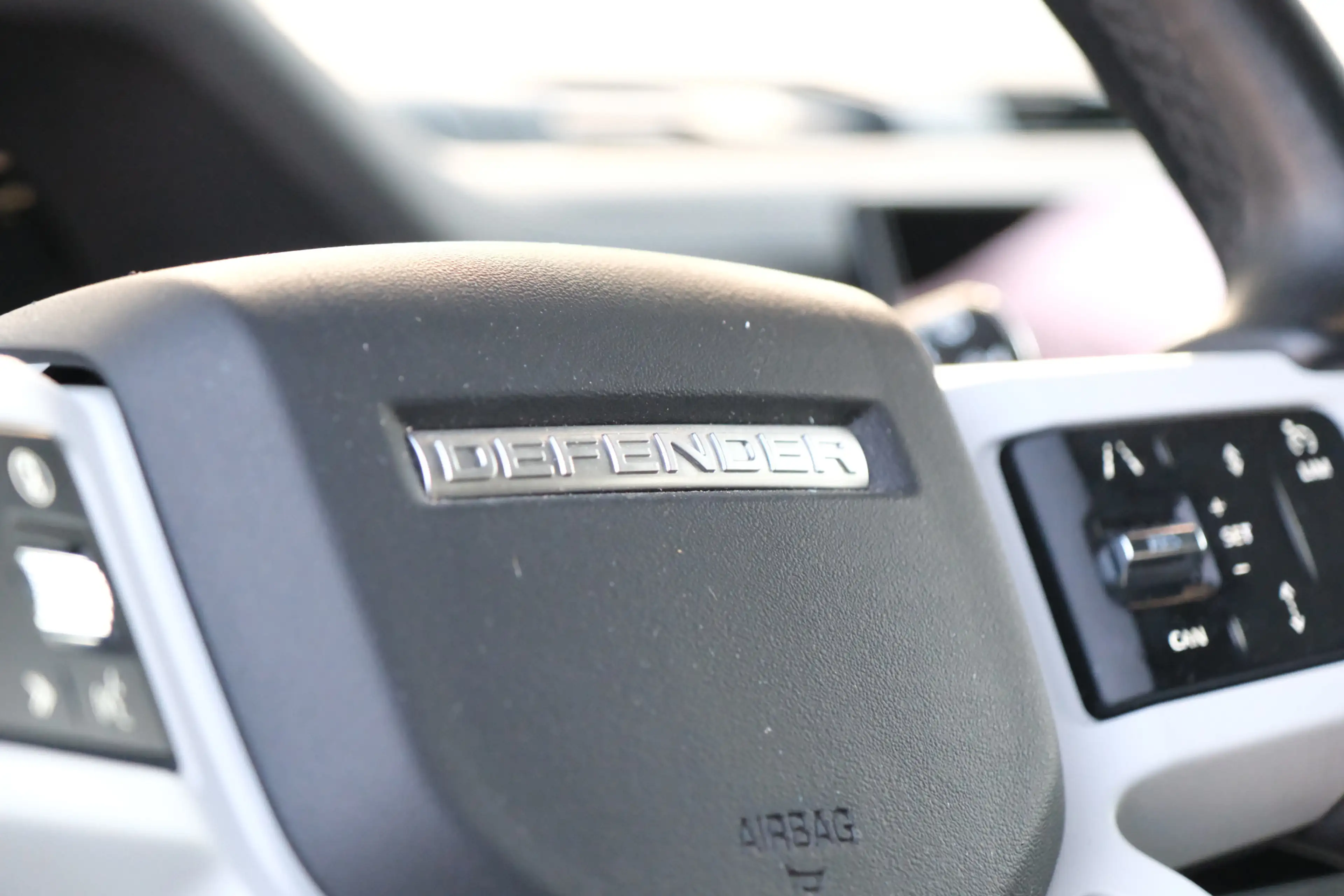 Land Rover Defender Hard Top 3.0 D300 110 Commercial X-Dynamic HSE | B — photo 28