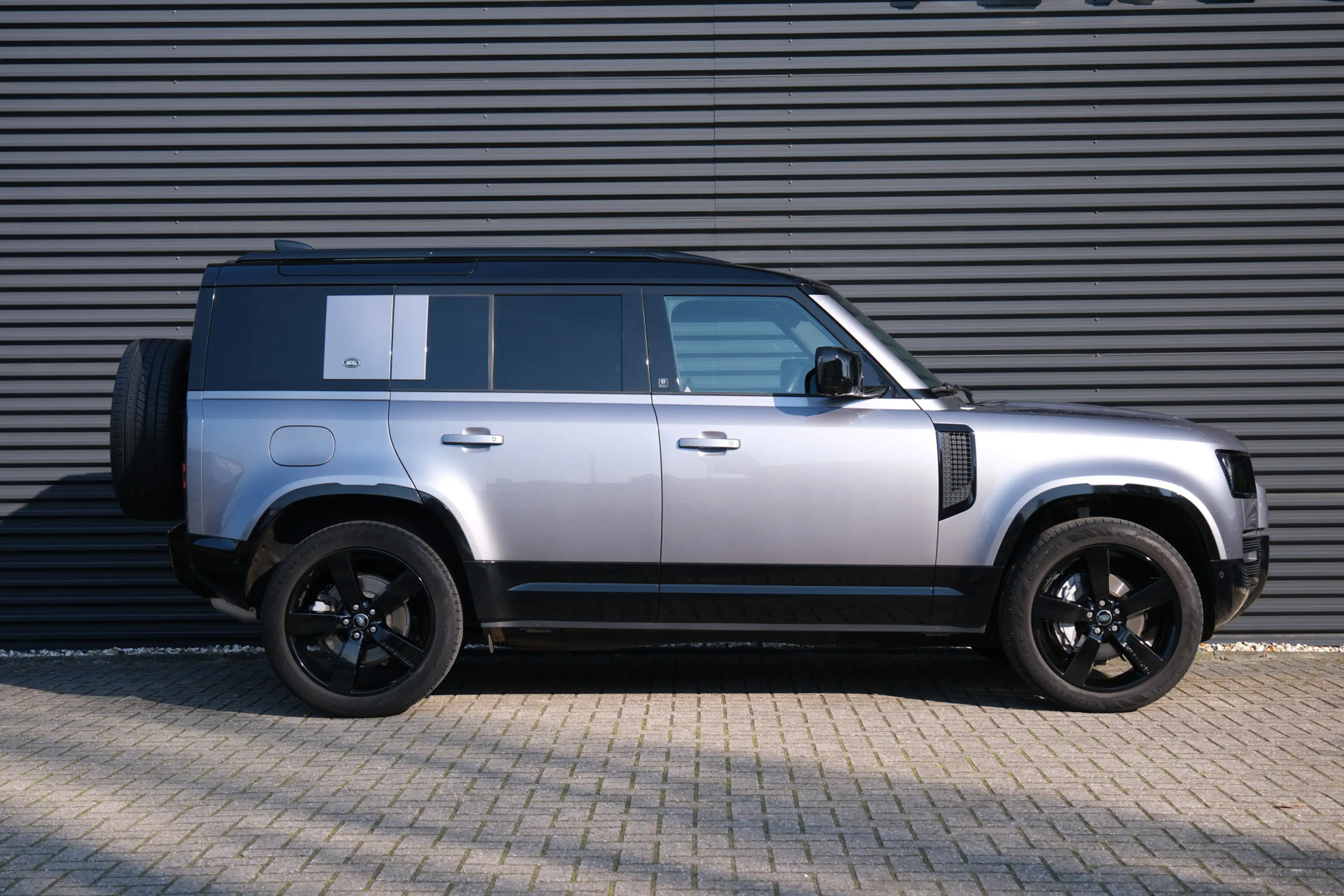Land Rover Defender Hard Top 3.0 D300 110 Commercial X-Dynamic HSE | B — photo 8