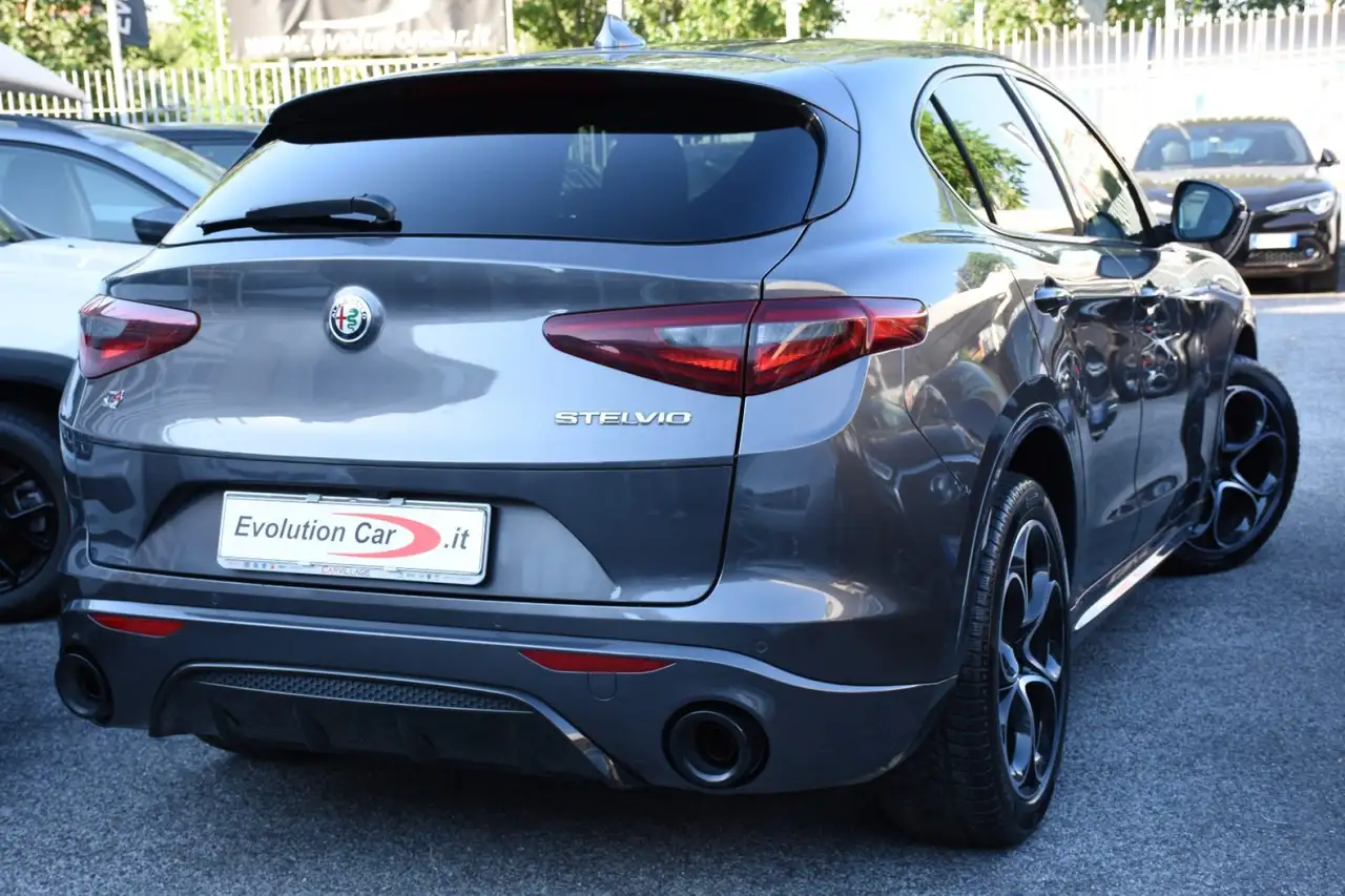 Alfa Romeo Stelvio 2022