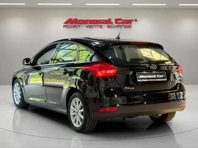 Ford Focus view 9