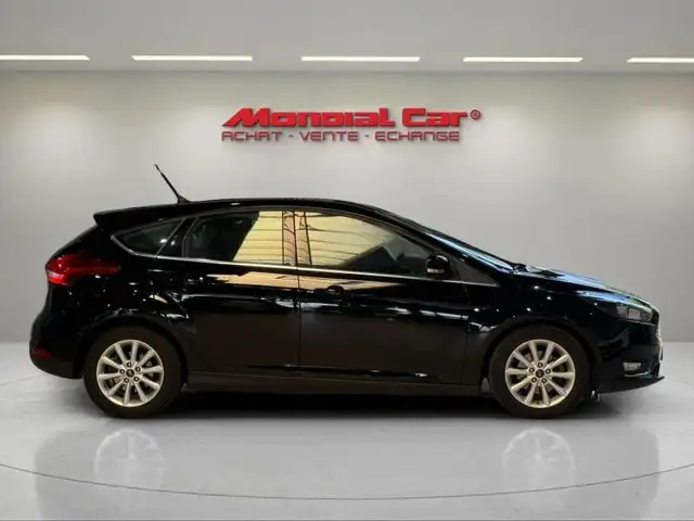 Ford Focus view 5