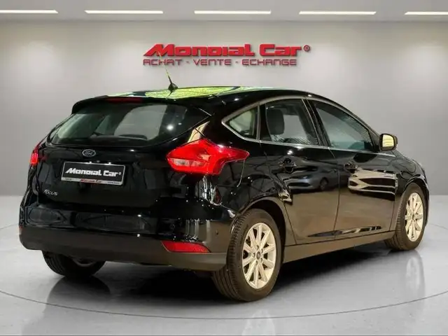 Ford Focus view 6