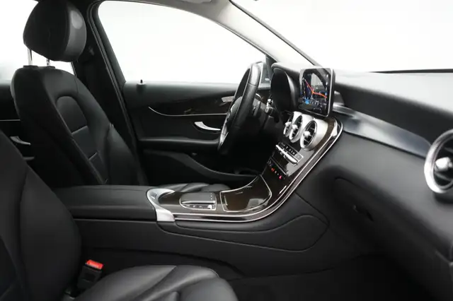 Mercedes-Benz 300 view 6