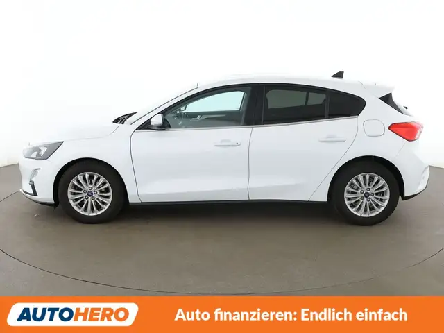 Ford Focus view 3