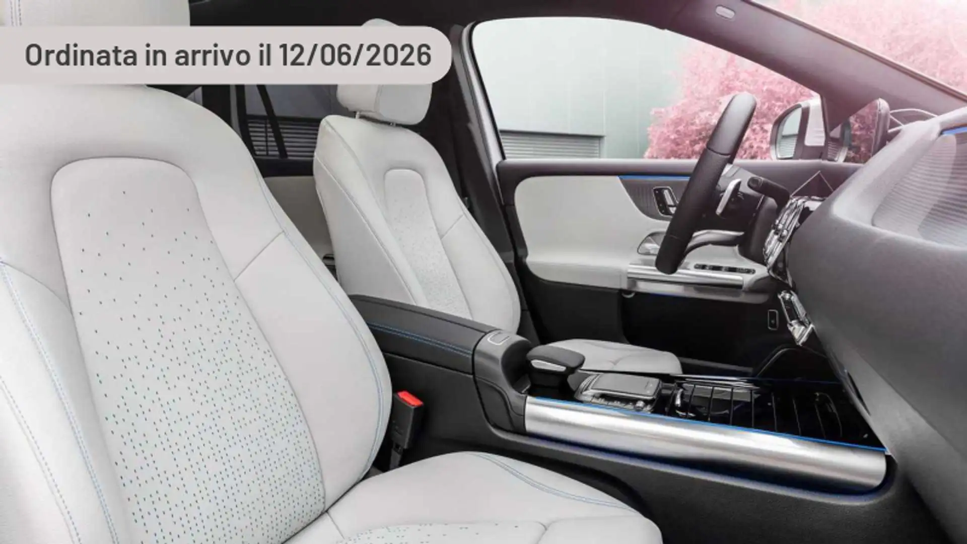 Mercedes-Benz EQA 300 300 4Matic AMG Line Premium Argent - 1