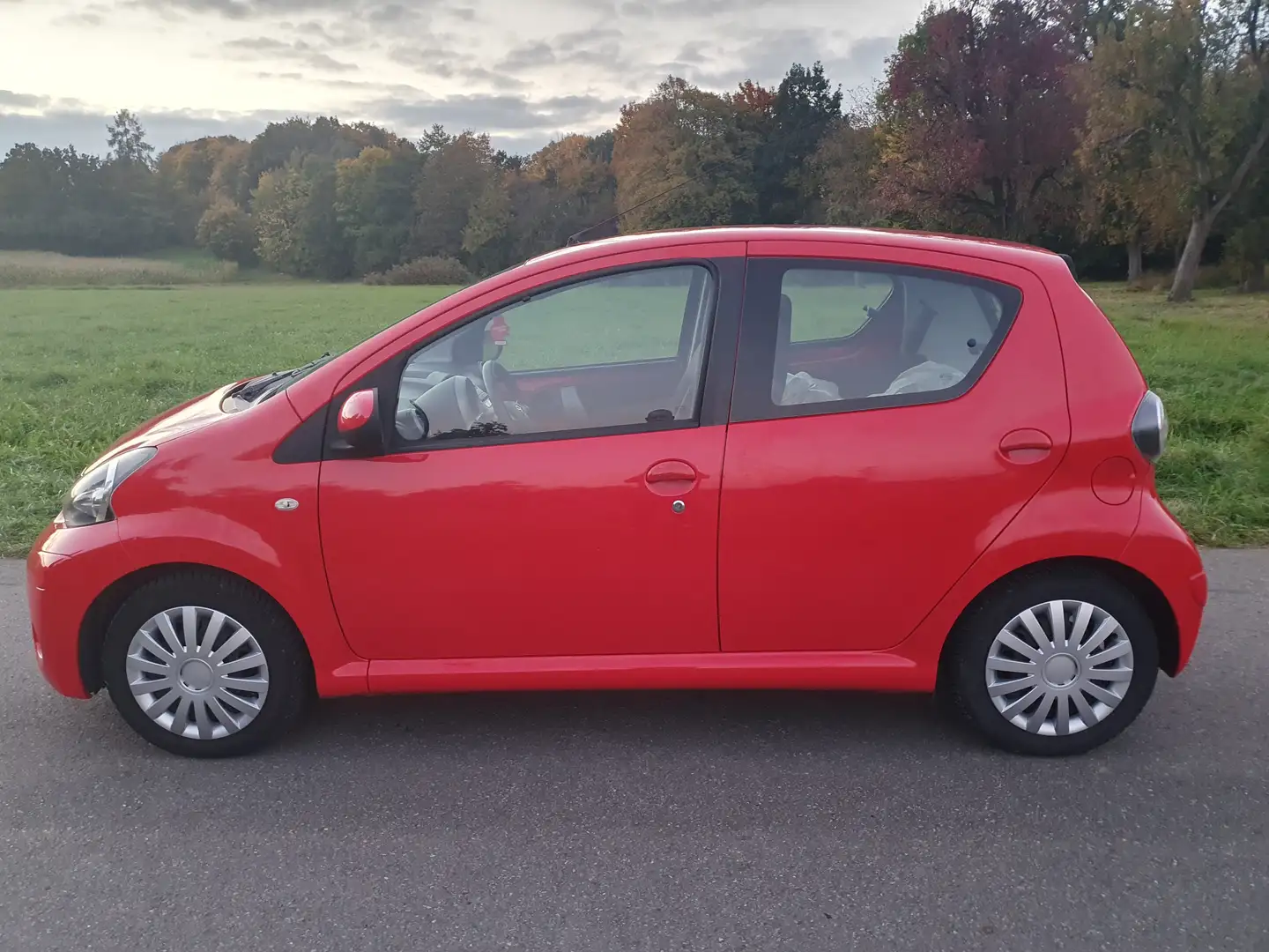 Toyota Aygo Cool Rot - 1
