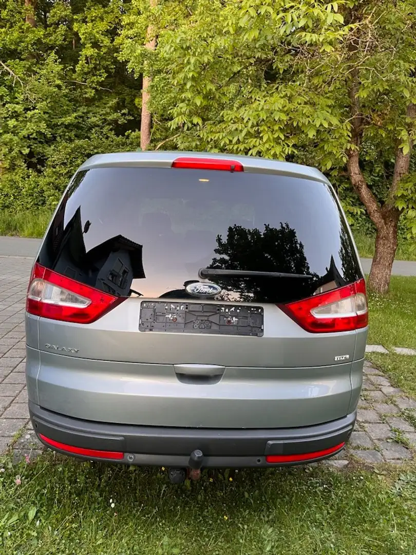 Ford Galaxy Galaxy 2.0 TDCi DPF Ghia Silber - 2