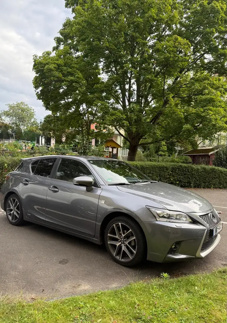 Lexus CT 200h F-Sport Gris - 1