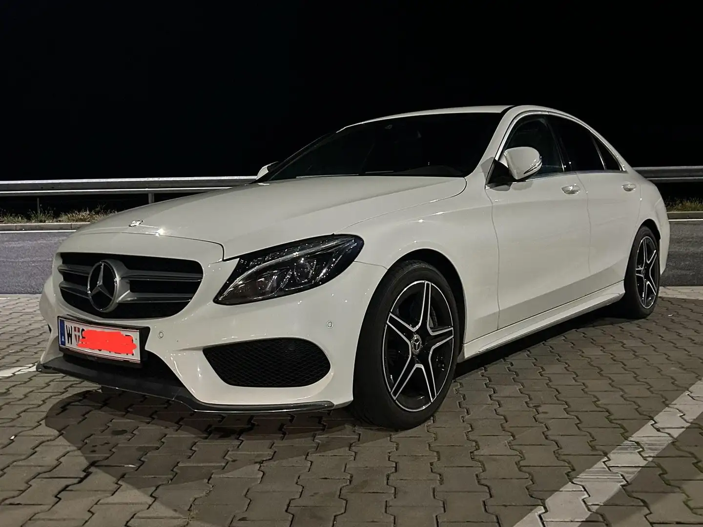 Mercedes-Benz C 180 C 180 AMG Line AMG Line Weiß - 1