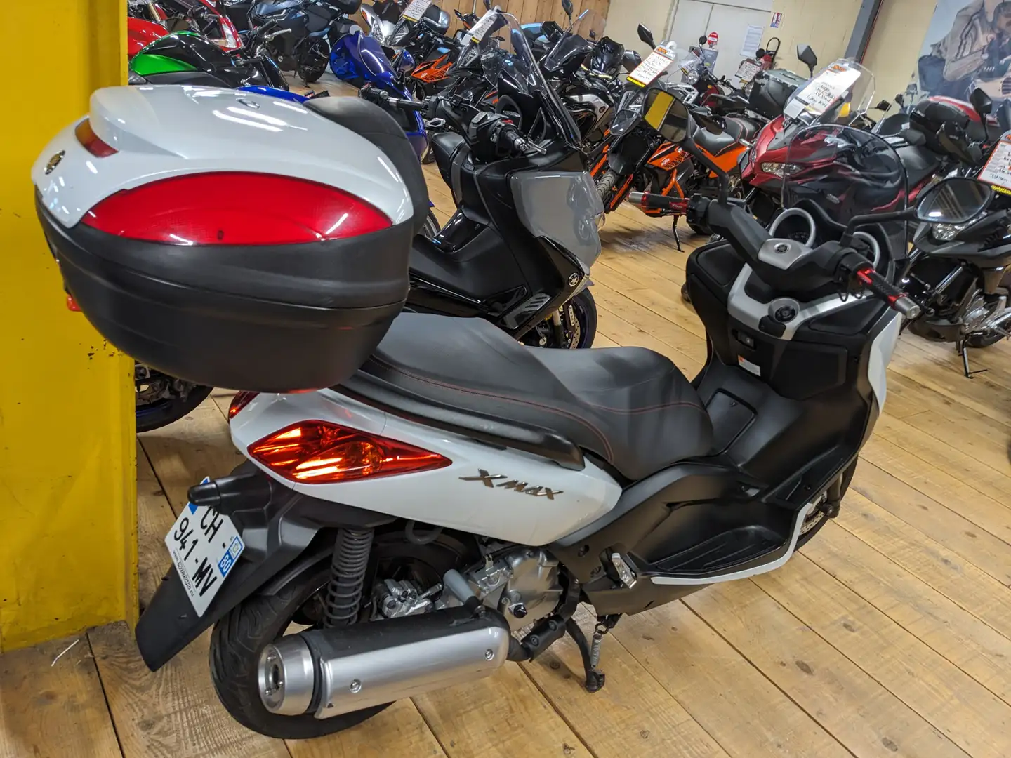 Yamaha X-Max 125 Fehér - 2