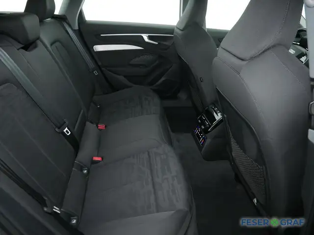 Audi A6 view 8