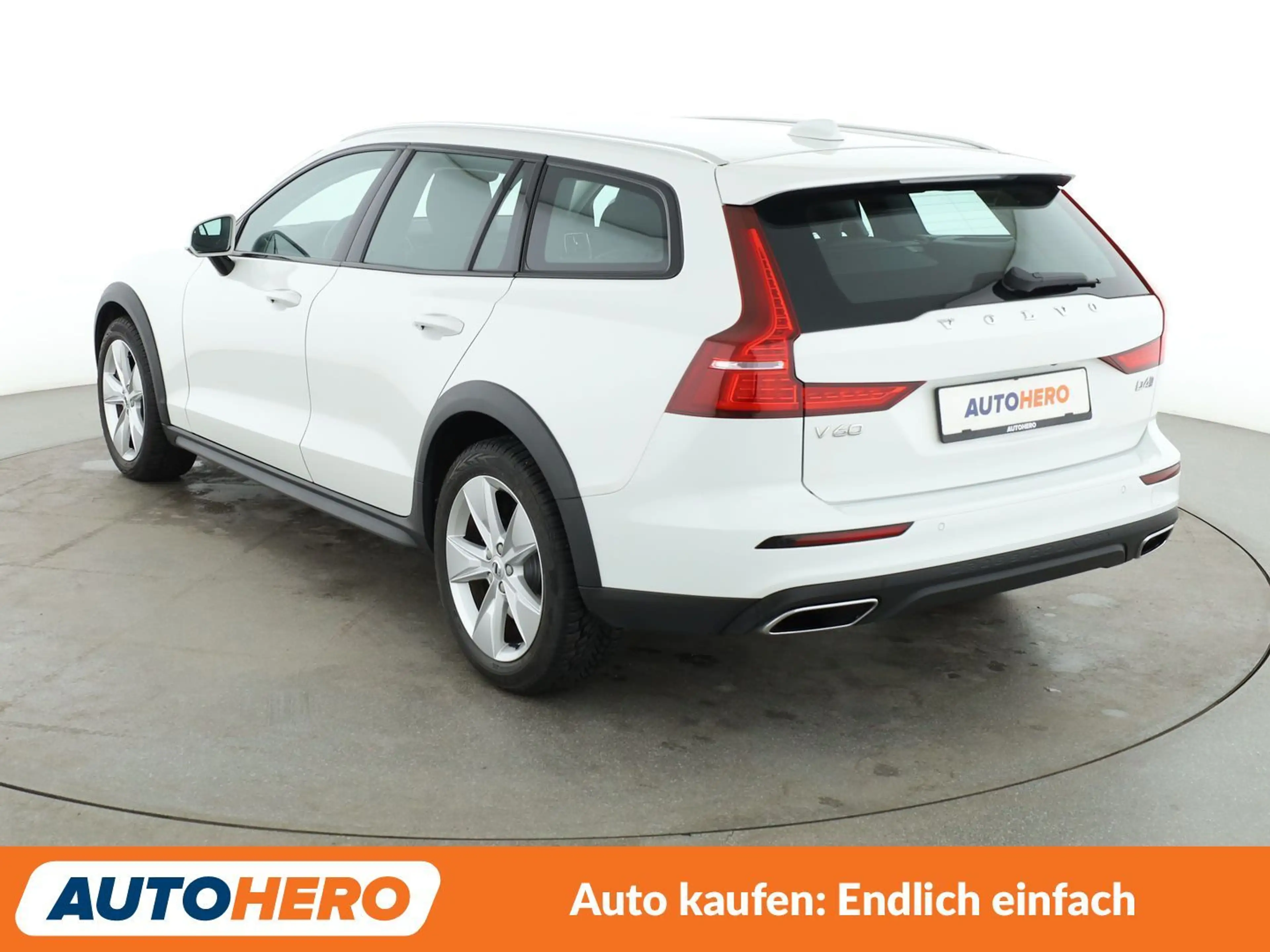 Volvo V60 Cross Country 2.0 D4 AWD Aut.*NAVI*TEMPO*CAM*PDC*TOUCH* — photo 4