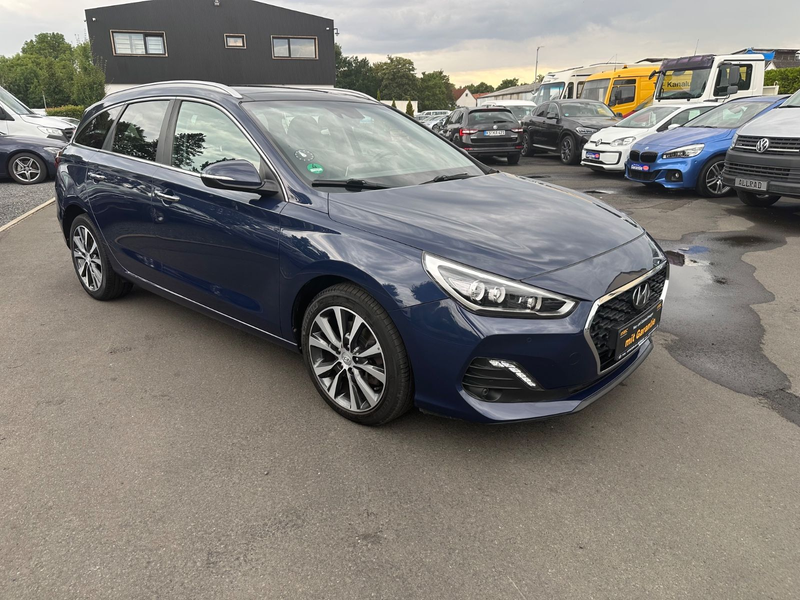 Hyundai i30 cw Premium Automatk *LED*Navi*Pano*R.Kamera — photo 3