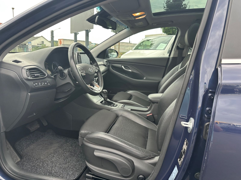 Hyundai i30 cw Premium Automatk *LED*Navi*Pano*R.Kamera — photo 10