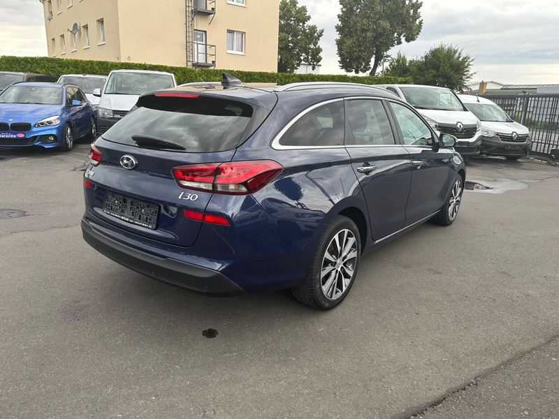 Hyundai i30 cw Premium Automatk *LED*Navi*Pano*R.Kamera — photo 4