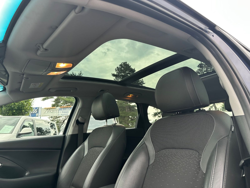 Hyundai i30 cw Premium Automatk *LED*Navi*Pano*R.Kamera — photo 12