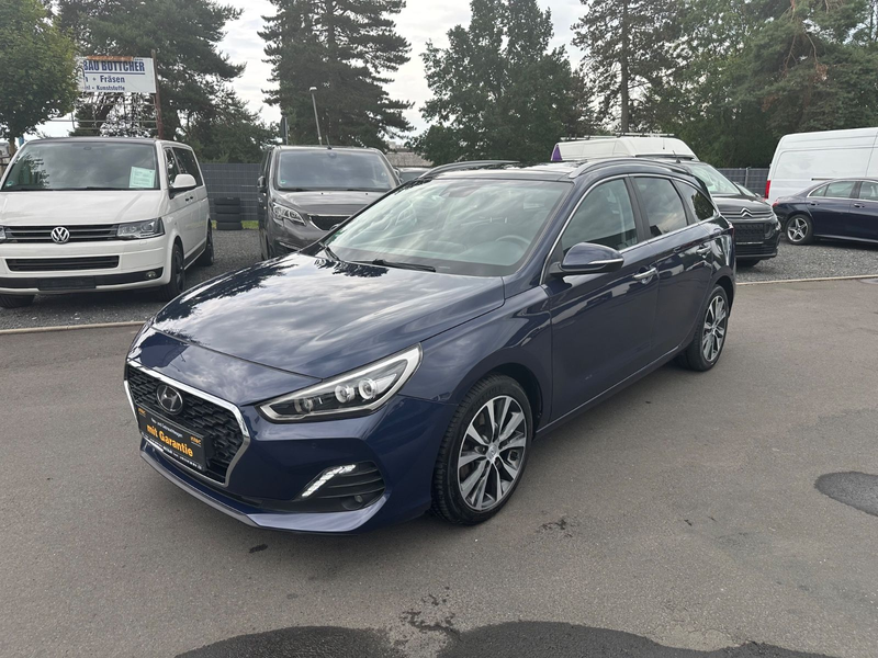 Hyundai i30 cw Premium Automatk *LED*Navi*Pano*R.Kamera