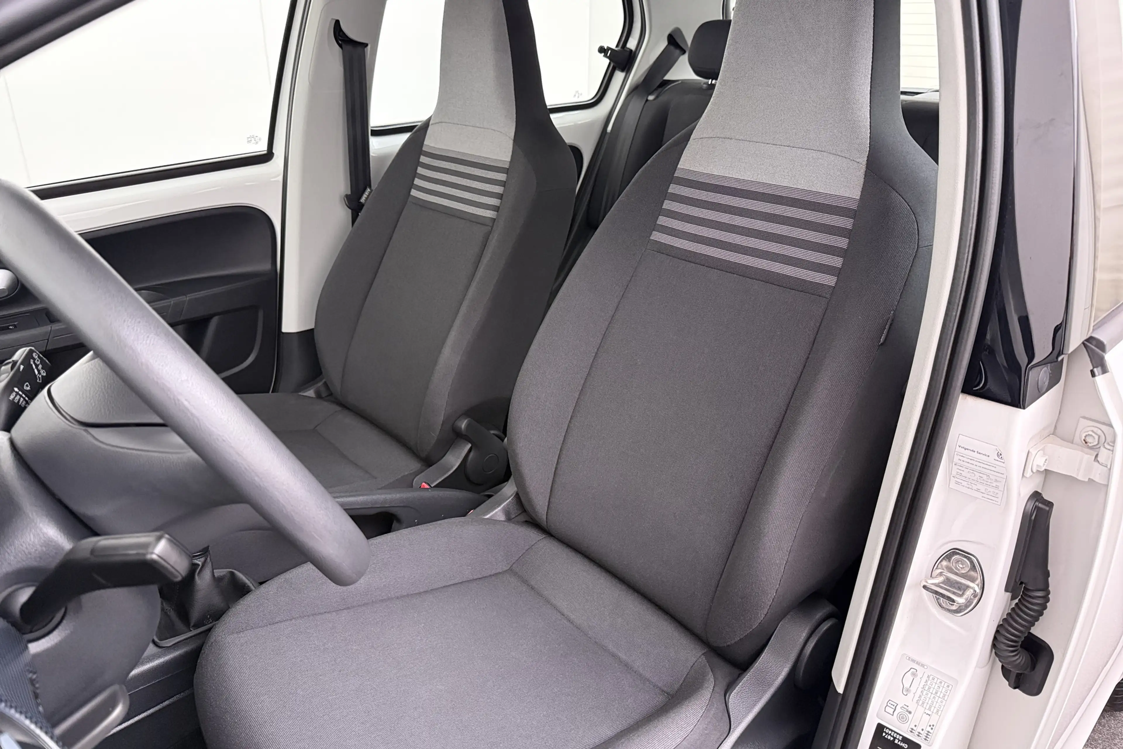 Volkswagen up! 1.0 Move up! NW-Model Multimedia-Scherm Bluetooth — photo 9