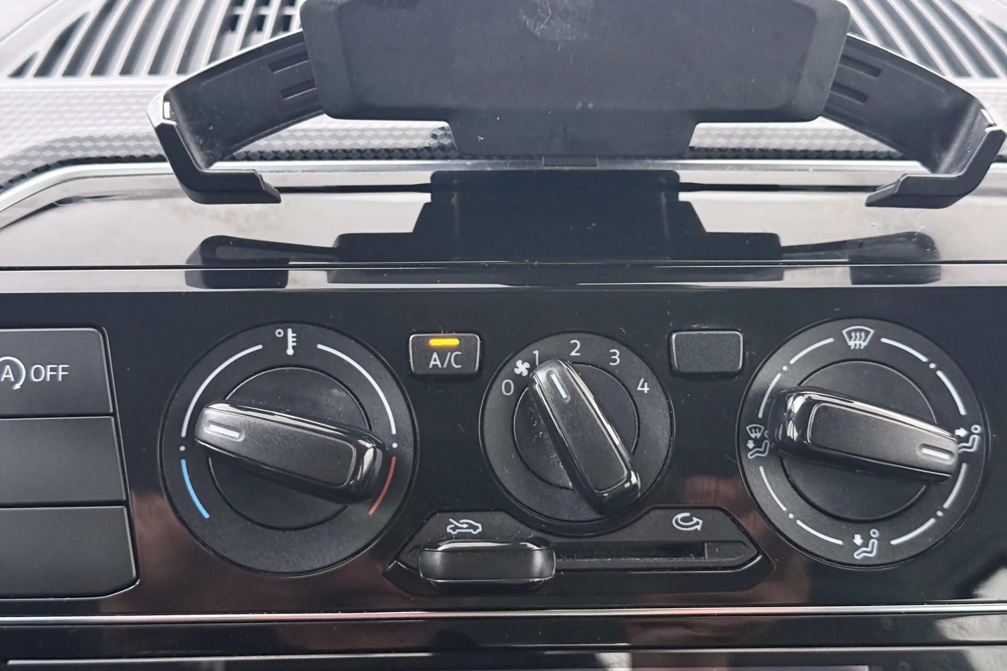 Volkswagen up! 1.0 Move up! NW-Model Multimedia-Scherm Bluetooth — photo 18