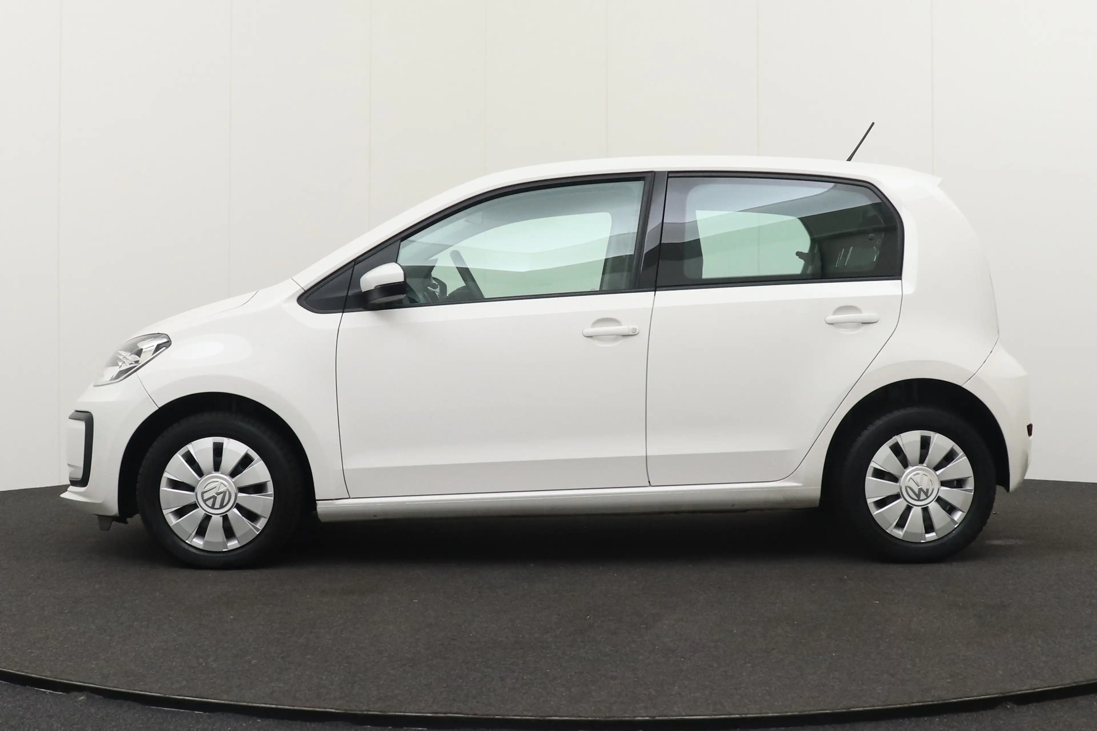 Volkswagen up! 1.0 Move up! NW-Model Multimedia-Scherm Bluetooth — photo 5