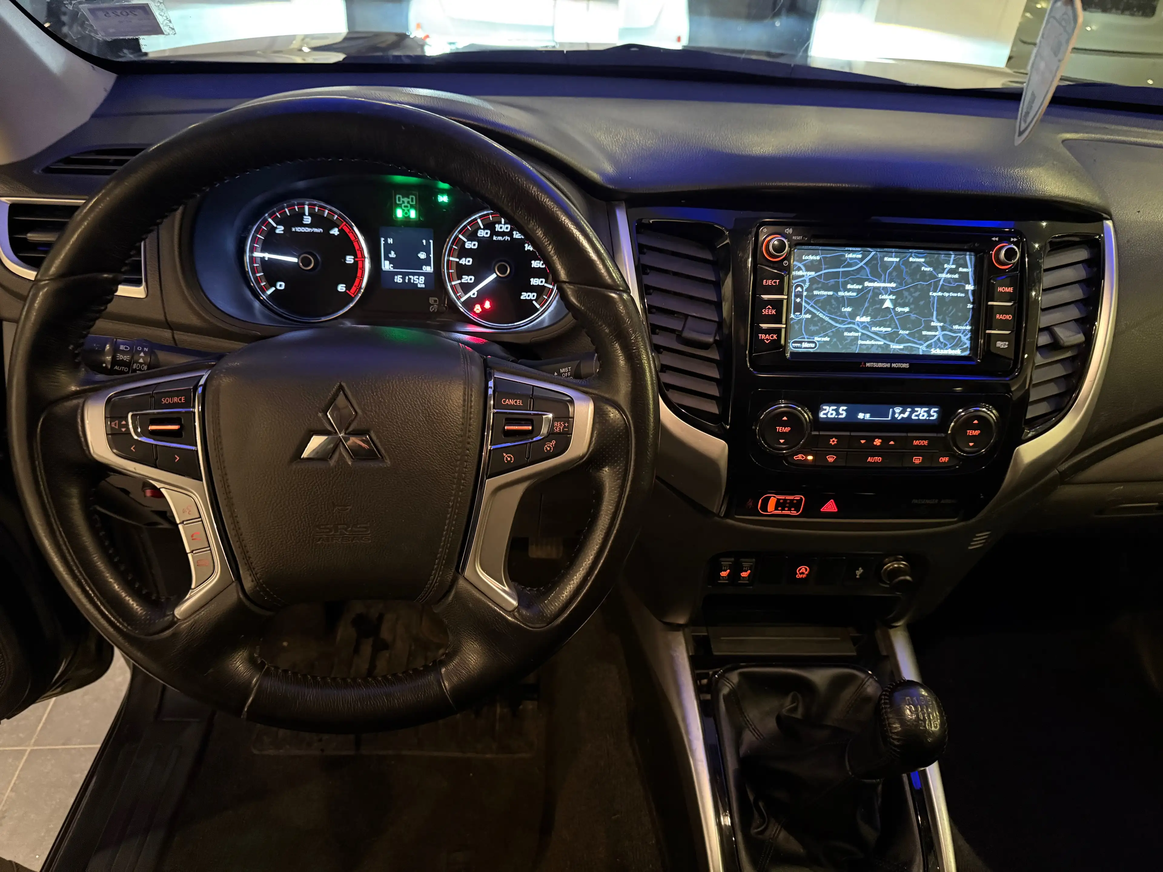 Mitsubishi L200 4X4 2.4D 181PK |✅NAVI | KEY LESS | CAMERA |LEDER — photo 9