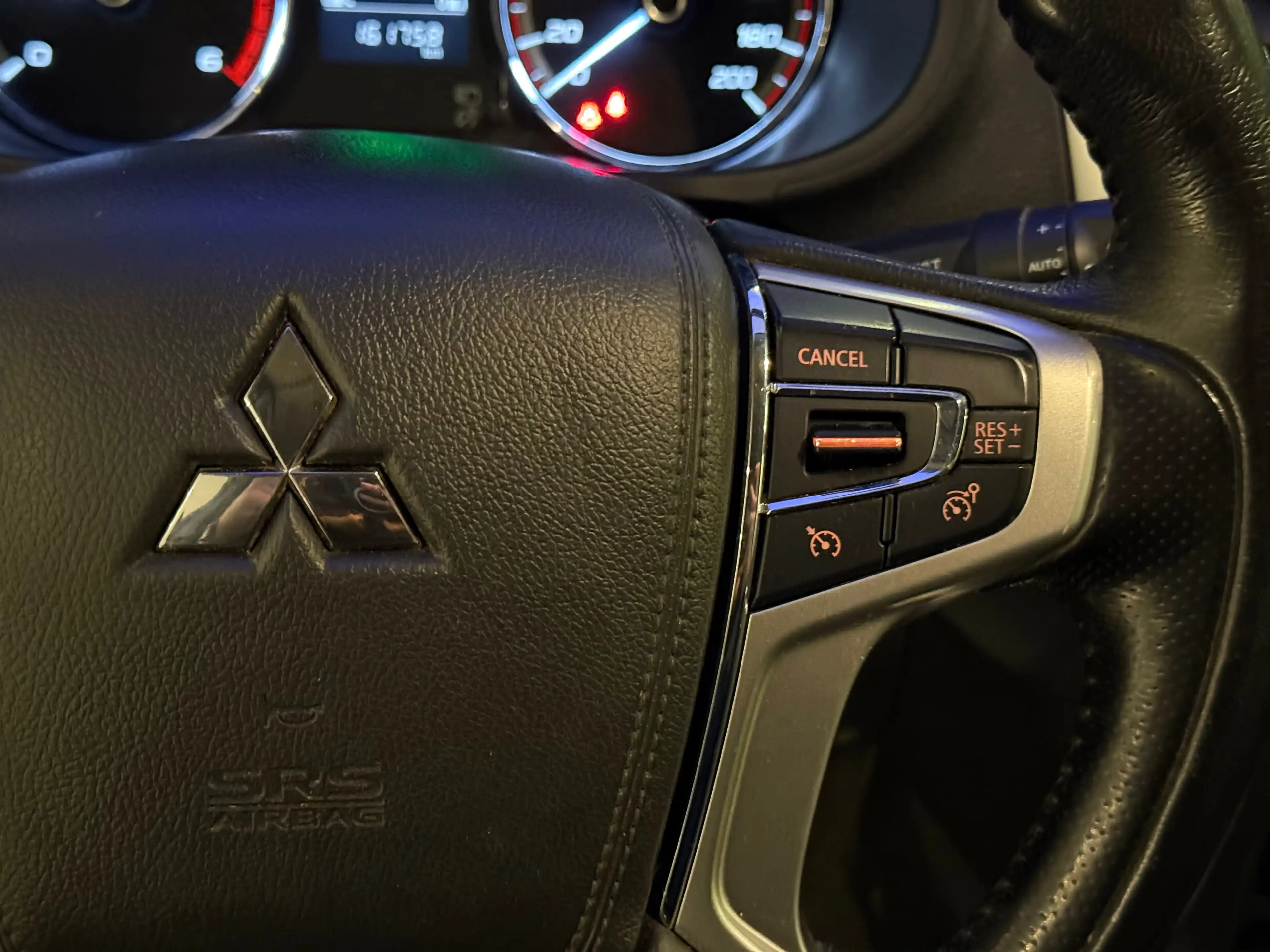 Mitsubishi L200 4X4 2.4D 181PK |✅NAVI | KEY LESS | CAMERA |LEDER — photo 15
