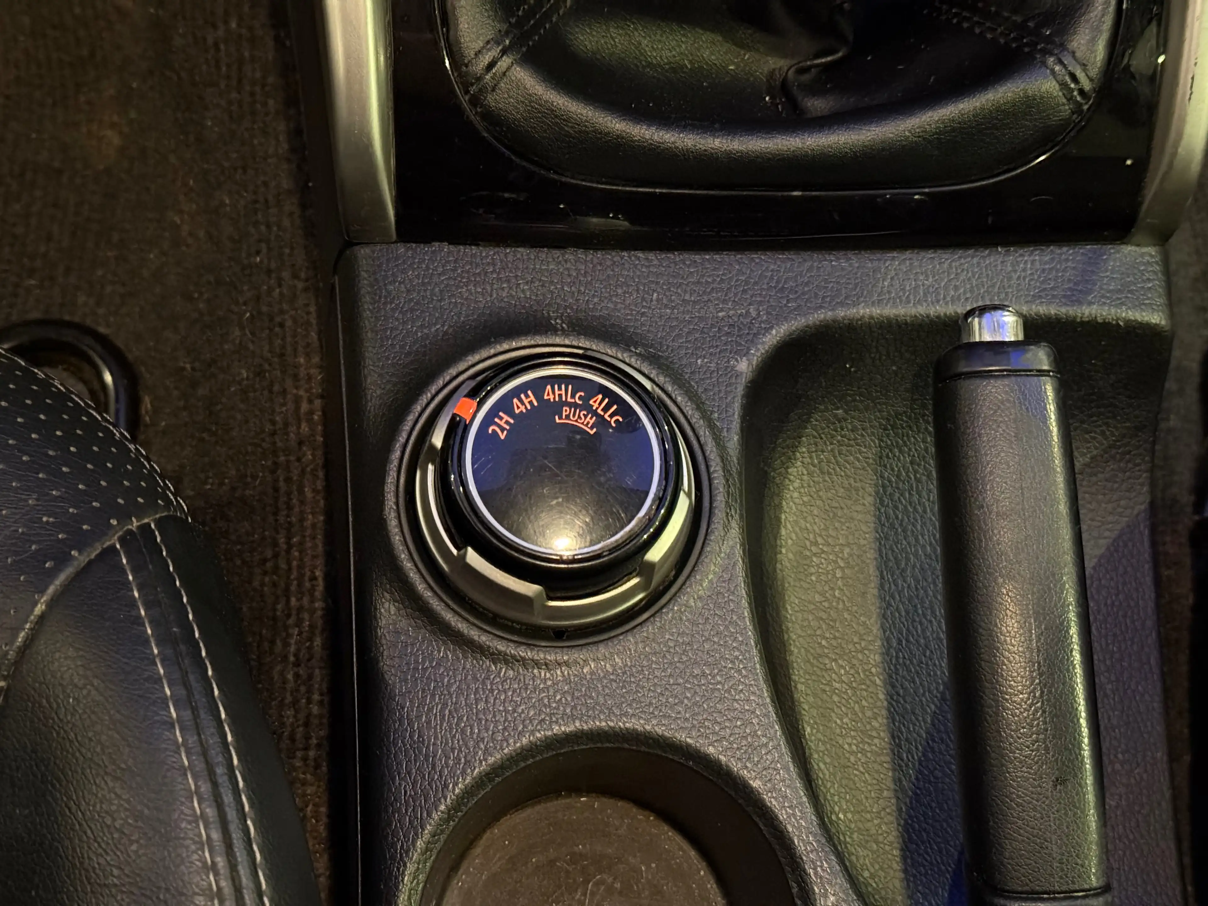 Mitsubishi L200 4X4 2.4D 181PK |✅NAVI | KEY LESS | CAMERA |LEDER — photo 14