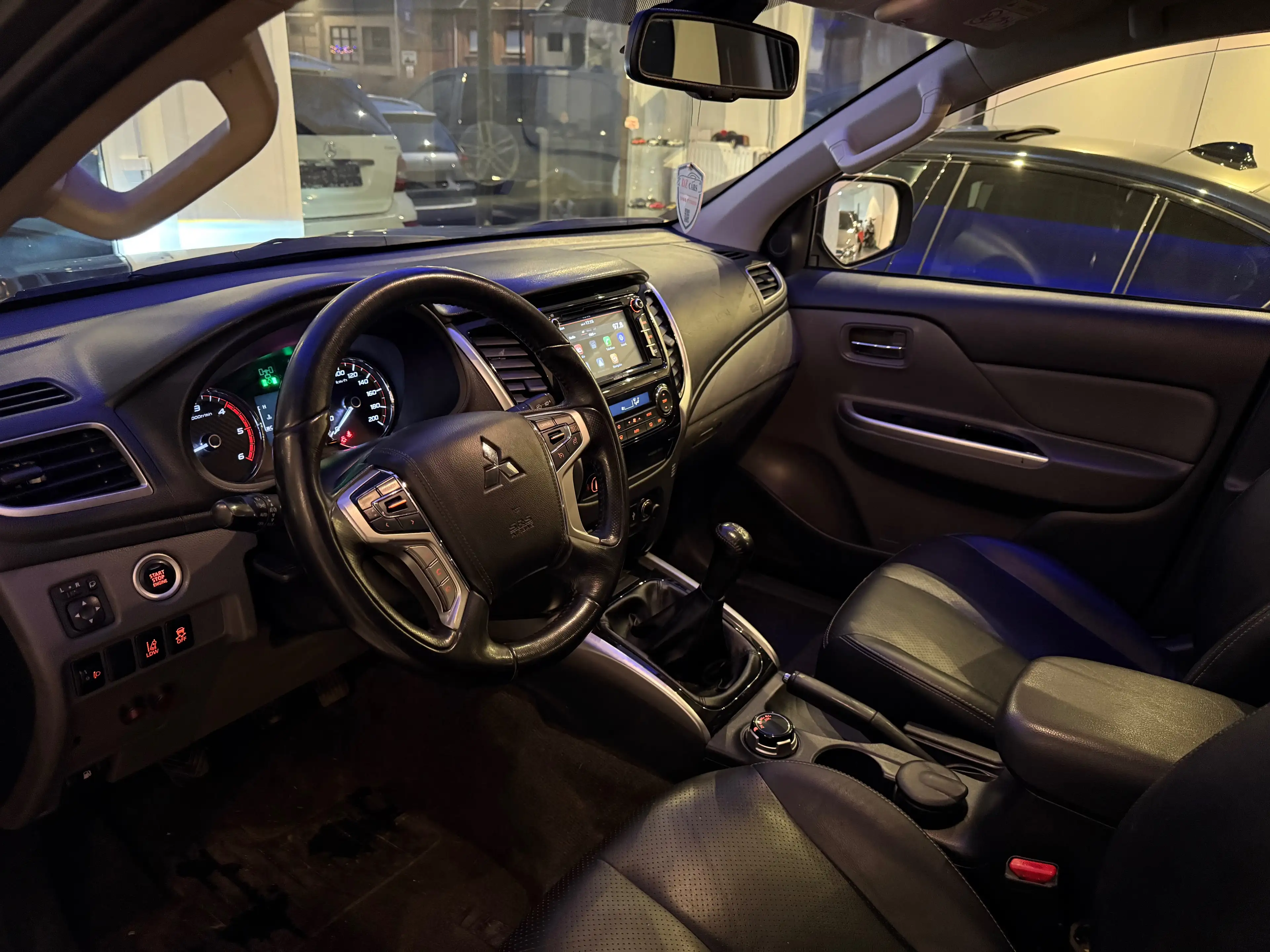 Mitsubishi L200 4X4 2.4D 181PK |✅NAVI | KEY LESS | CAMERA |LEDER — photo 8