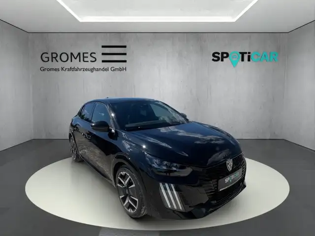 Peugeot 208 main image
