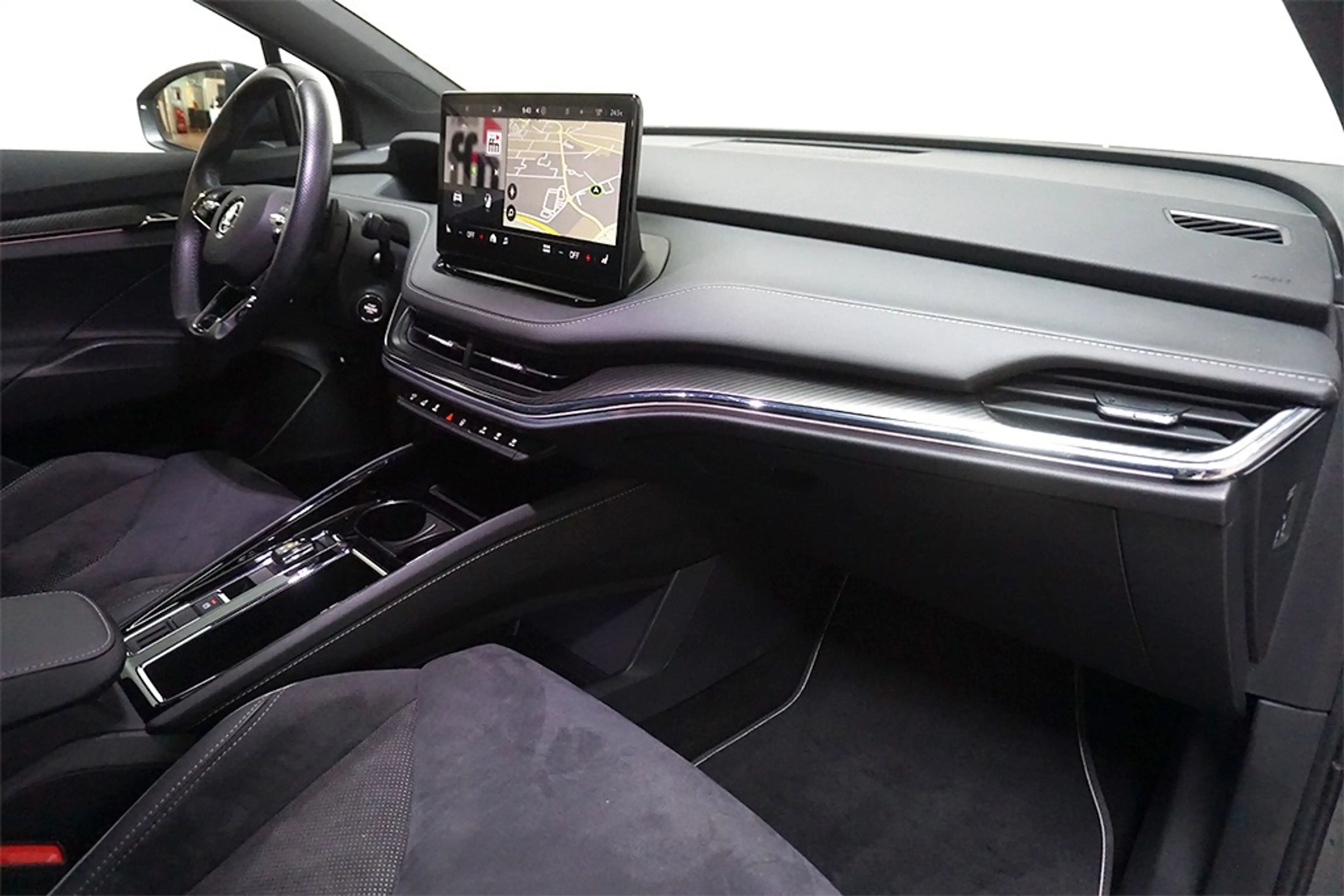 Skoda Enyaq 60e 132KW Sportline Virtual Pano Wärmepump — photo 12