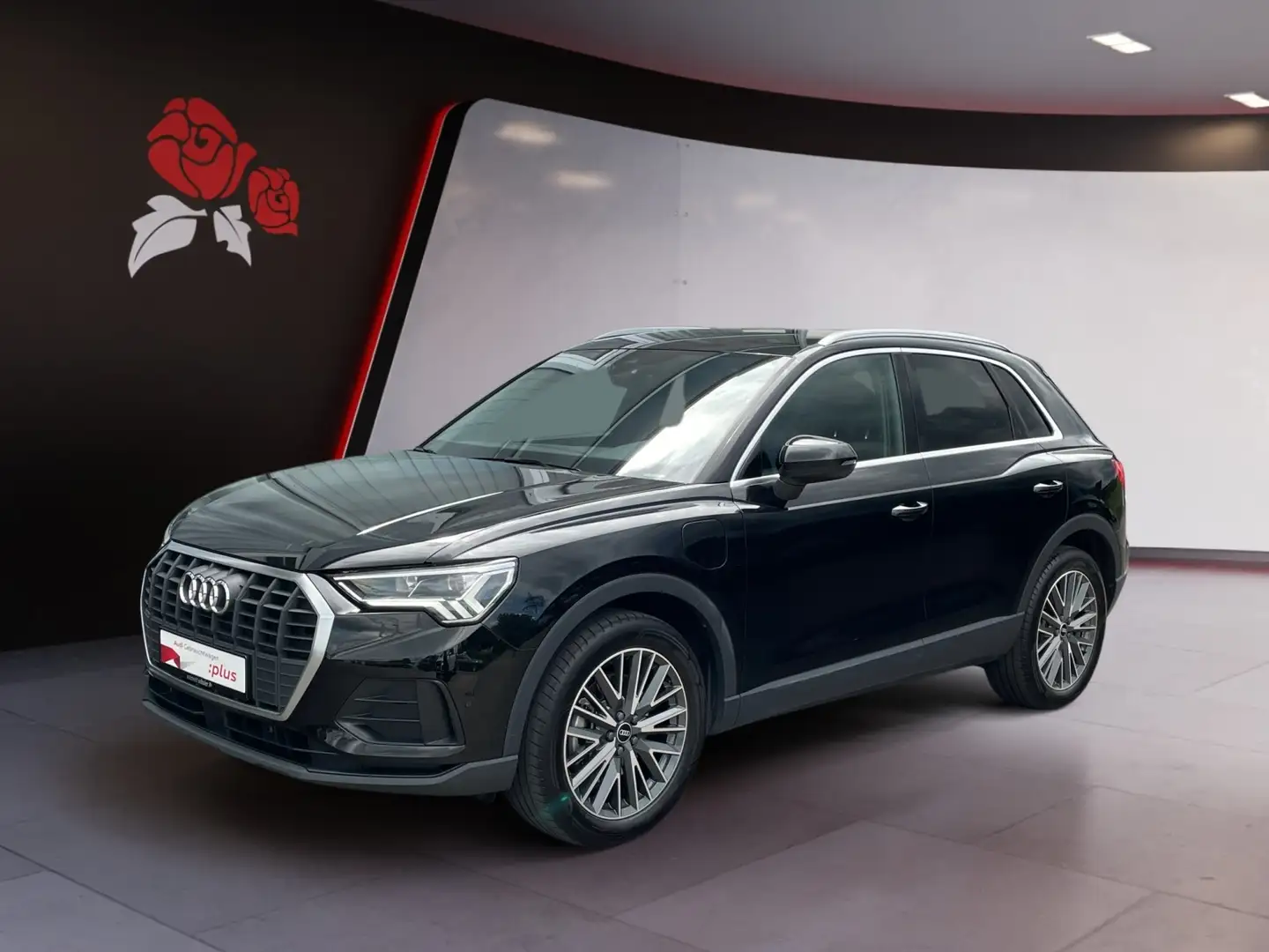 Audi Q3 45 1.4 TFSI e S-line AHK ACC RFK LED Navi Pano SH Schwarz - 2