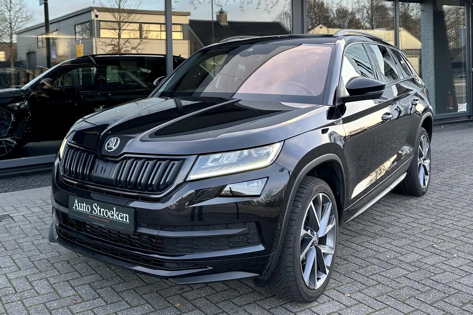 Skoda Kodiaq 1.5 TSI Sportline 7-Persoons RS Leder Navi Camera Noir - 2