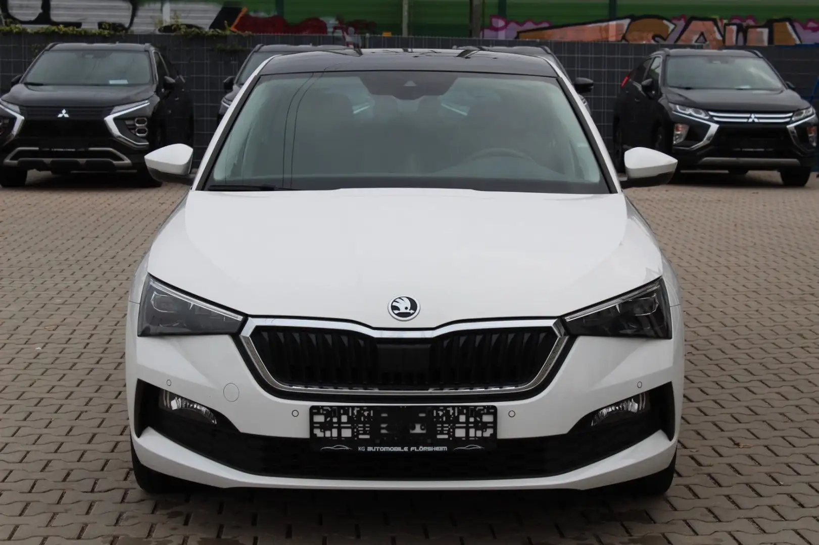 Skoda Scala 1.6 Drive 125 LED Pano Sitzhzg Aut. Weiß - 2