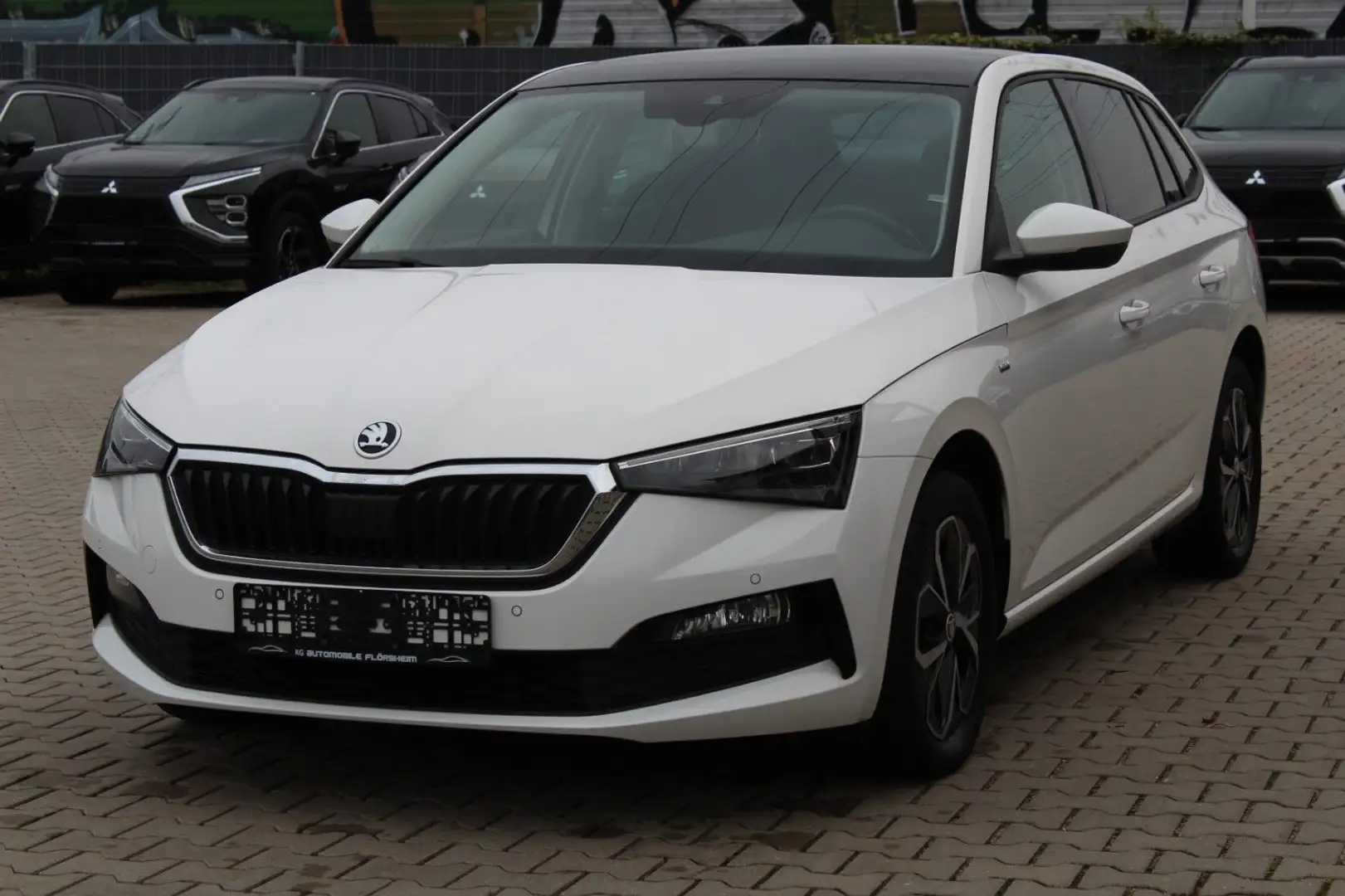 Skoda Scala 1.6 Drive 125 LED Pano Sitzhzg Aut. Weiß - 1