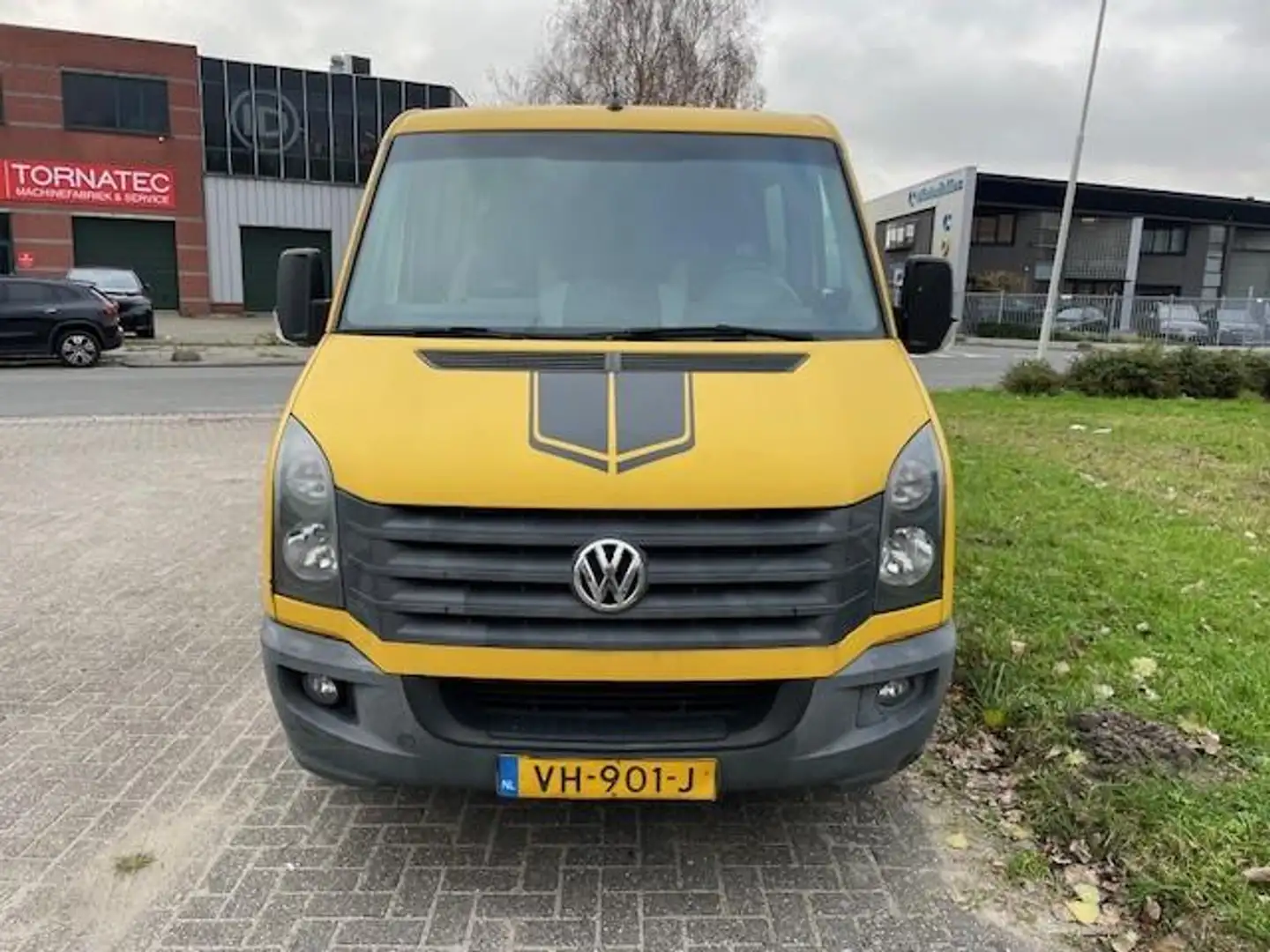Volkswagen Crafter 35 2.0 TDI L2H2 Geel - 2