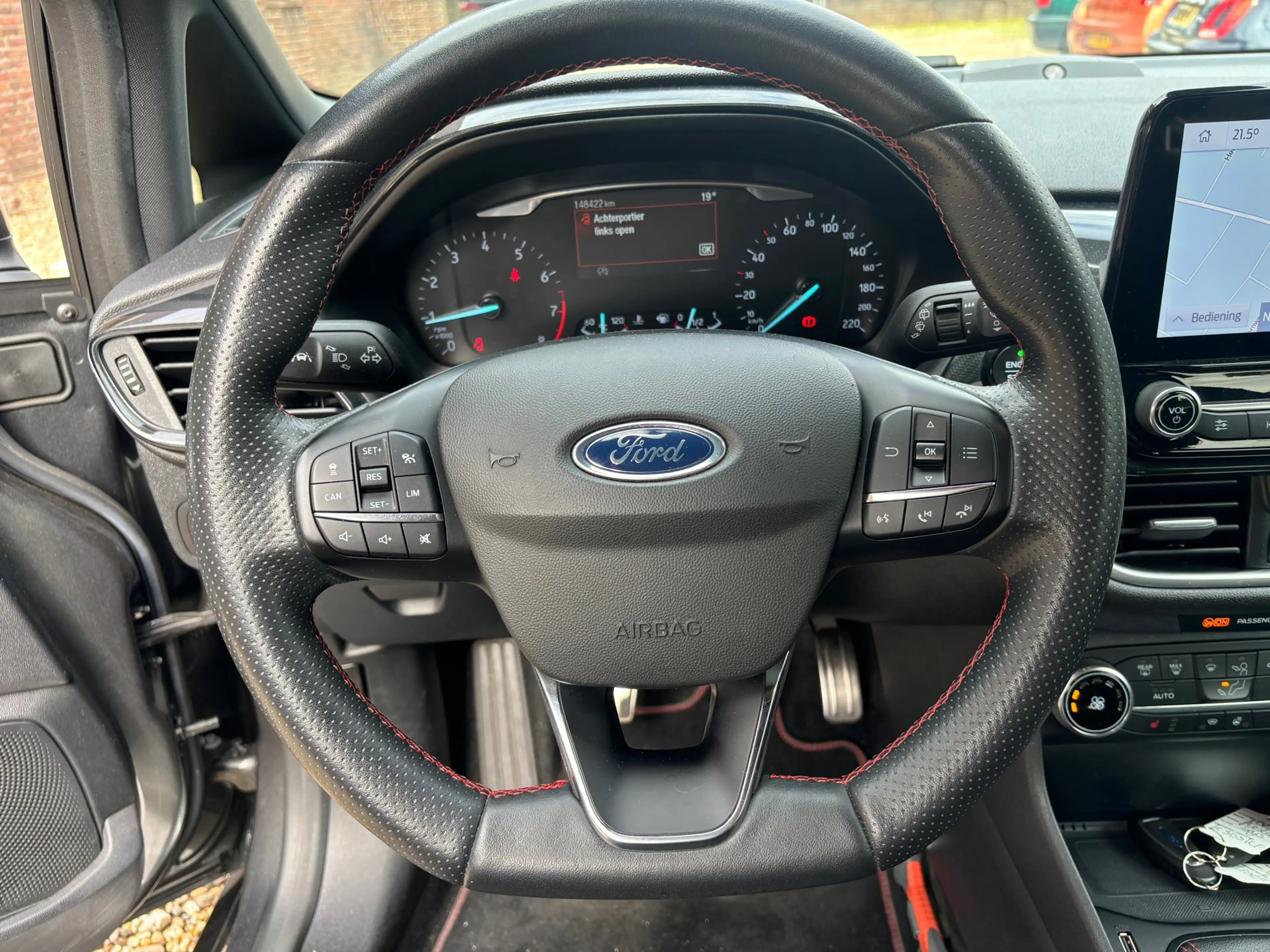 Ford Fiesta 1.0 EcoBoost ST-Line X — photo 13