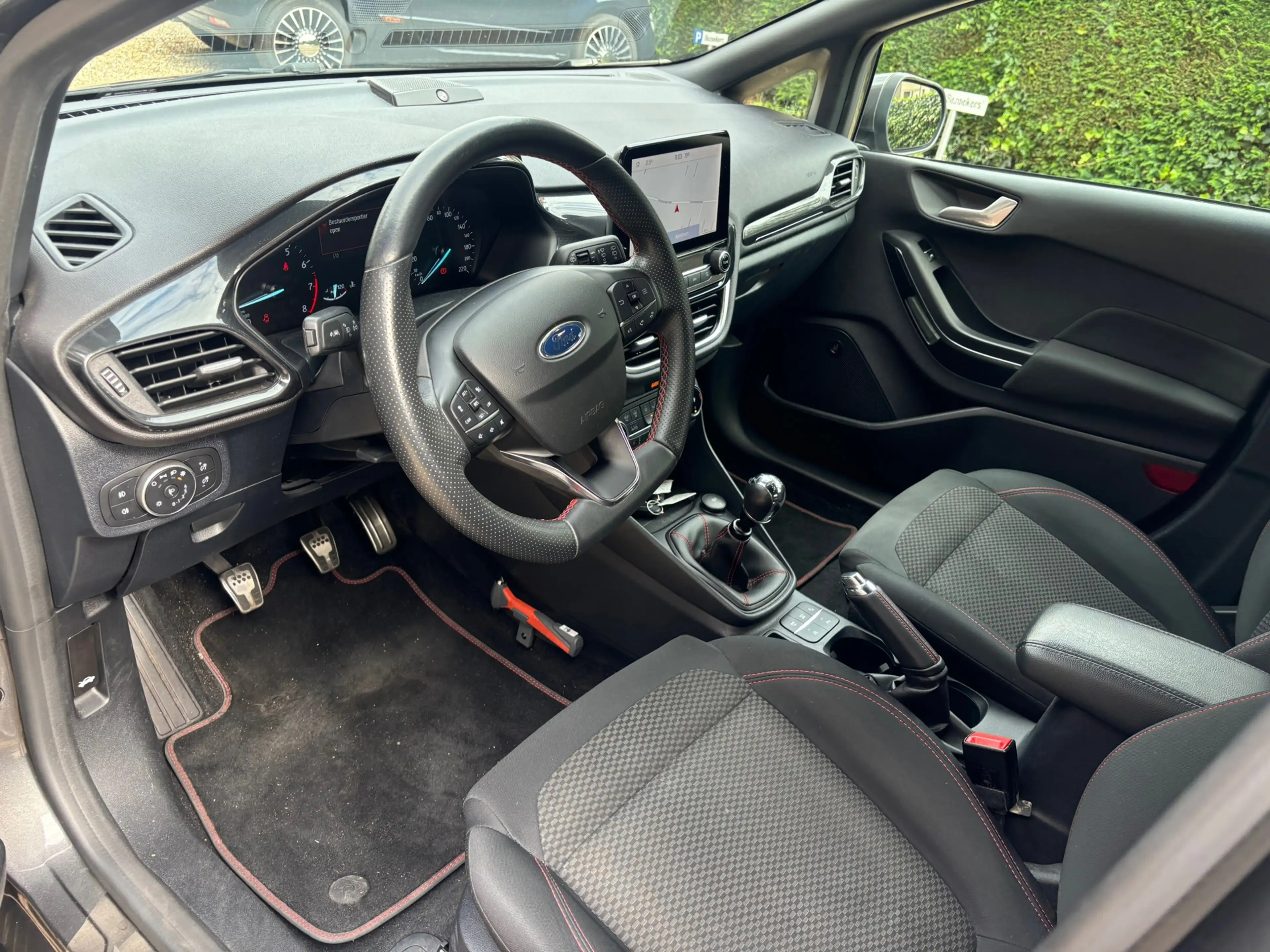 Ford Fiesta 1.0 EcoBoost ST-Line X — photo 11