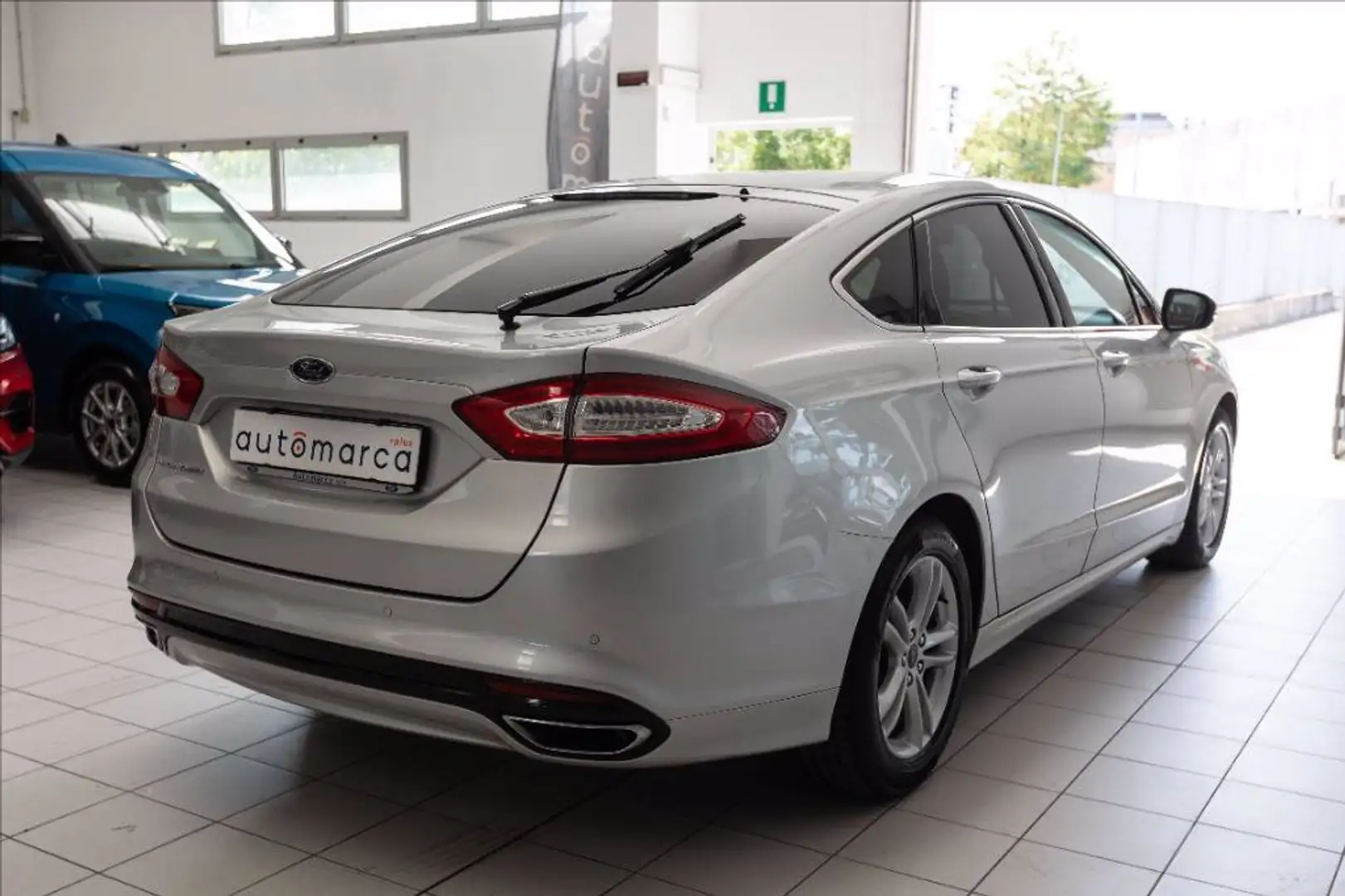 Ford Mondeo 5p 2.0 tdci Titanium s&s 180cv Gris - 2
