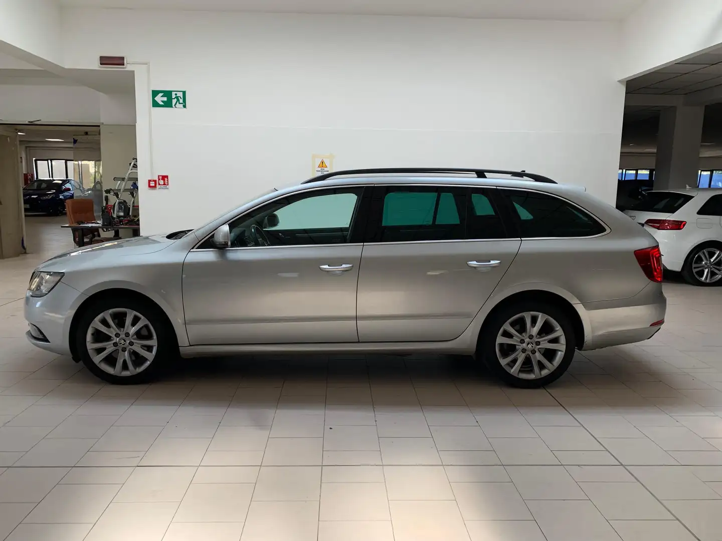 Skoda Superb Superb Wagon 2.0 tdi Ambition GreenTec dsg my14 Silver - 2