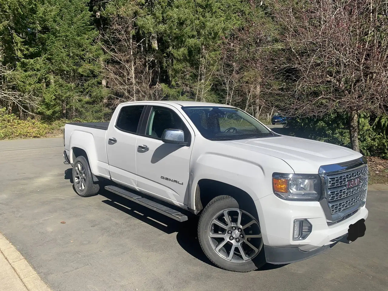 GMC Canyon photo GMC Canyon