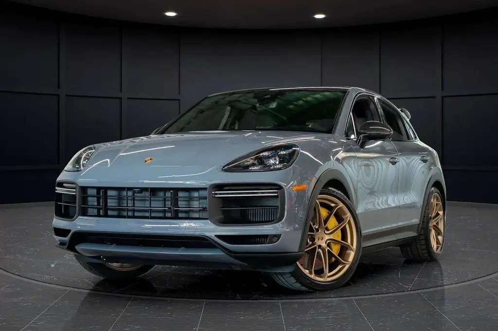2023 Porsche Cayenne Turbo LOW KM ONLY 23900 km
