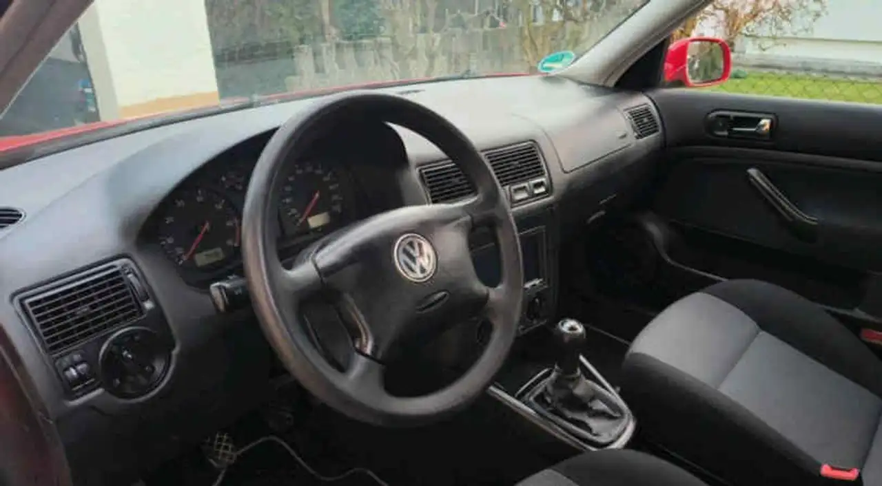 Volkswagen Golf Standard Model — photo 4