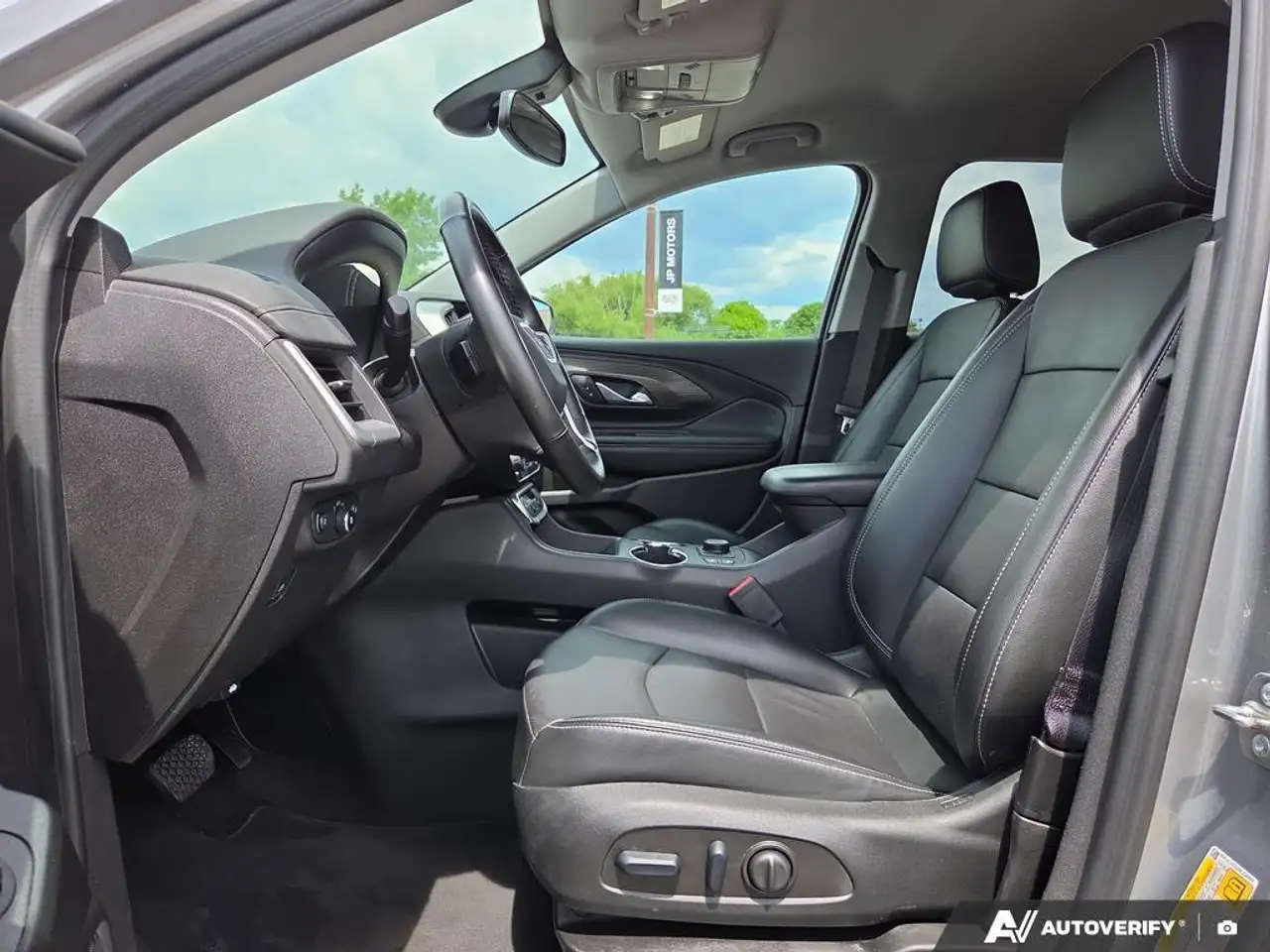 GMC Terrain photo GMC Terrain