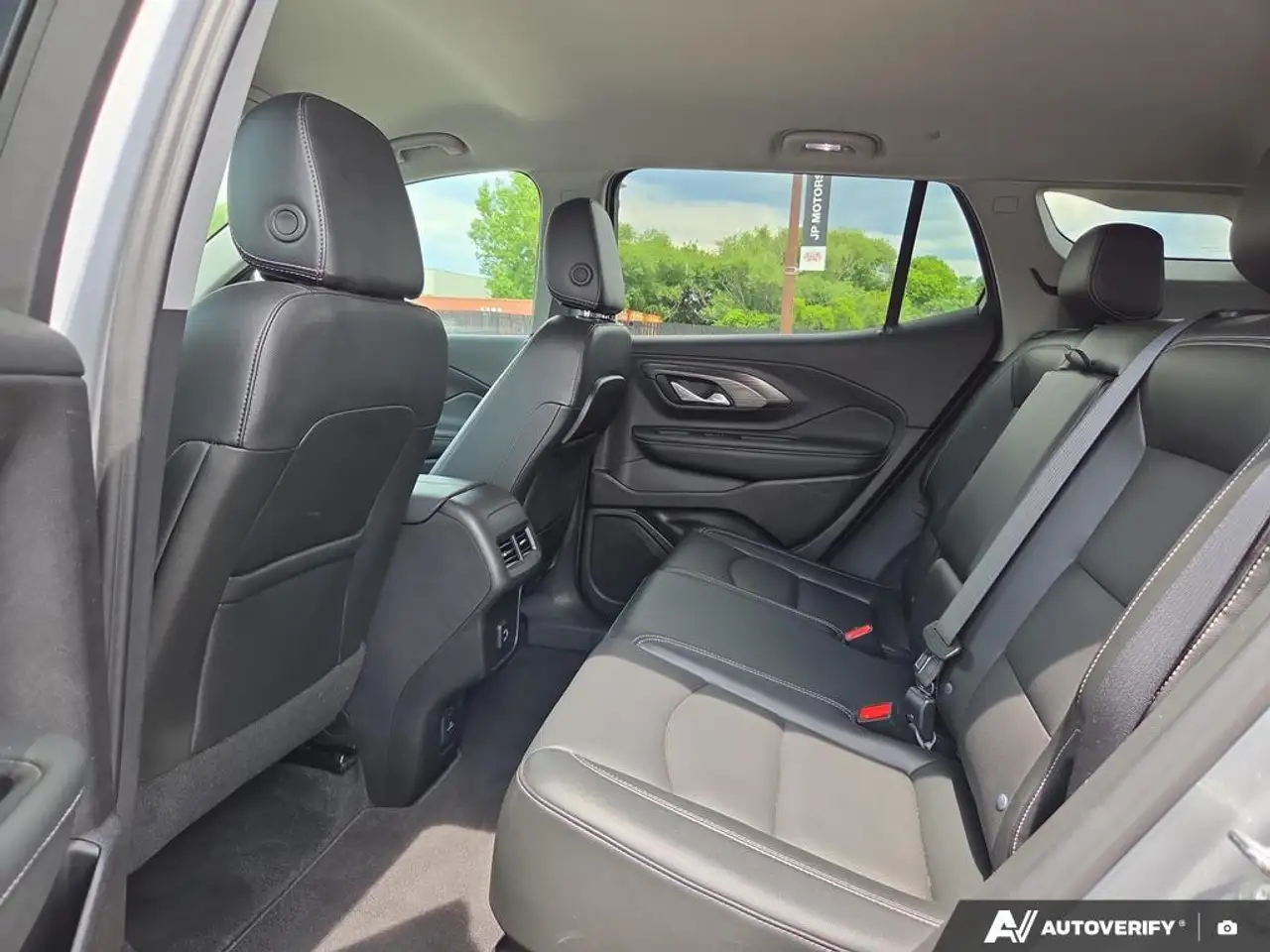 GMC Terrain photo GMC Terrain