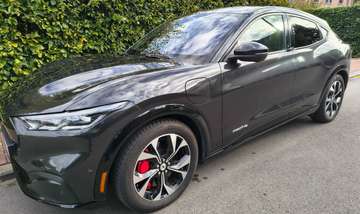 Mustang Mach-E 76 kWh AWD Standard Range